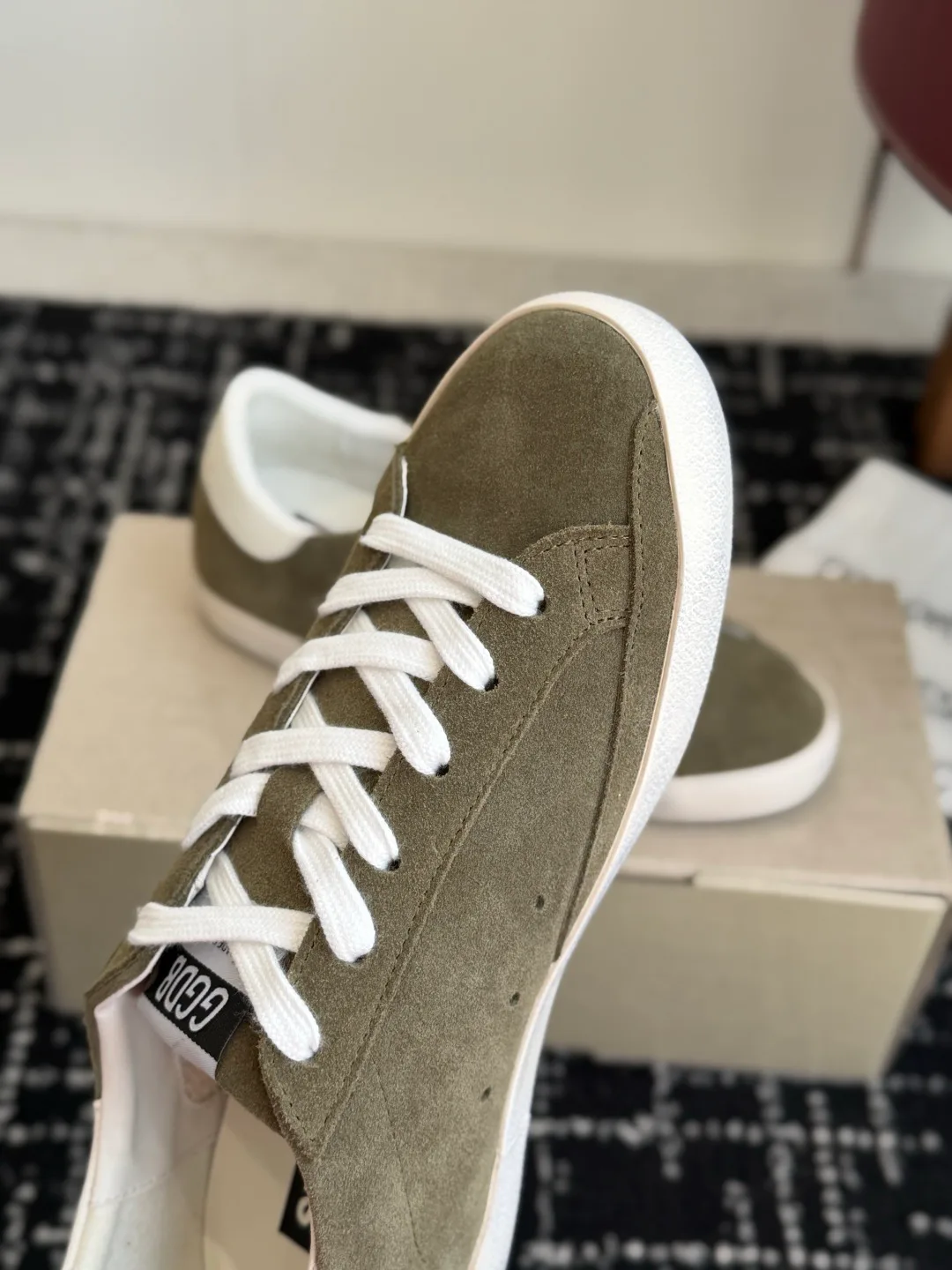 Women's Sneakers GOLDEN GOOSE 18138830