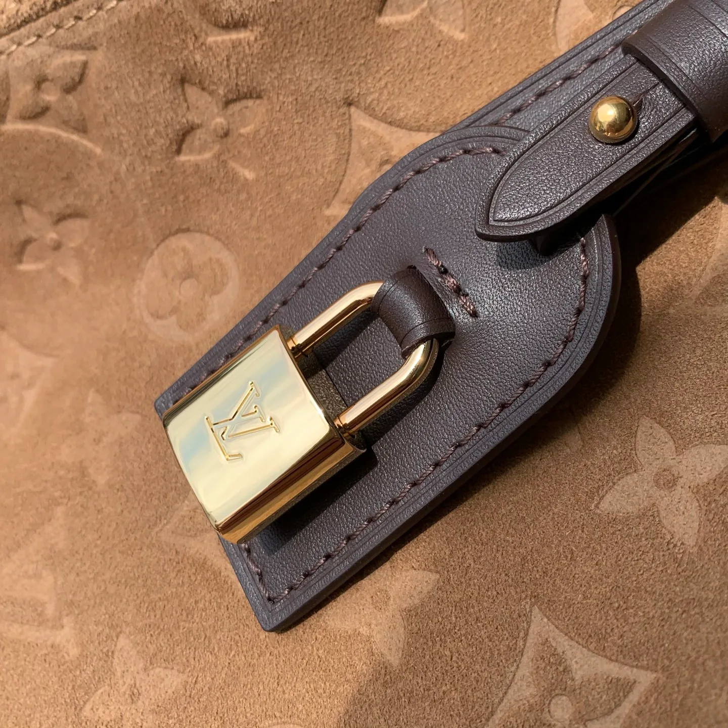 Women's Classic Handbags LOUIS VUITTON 18147436