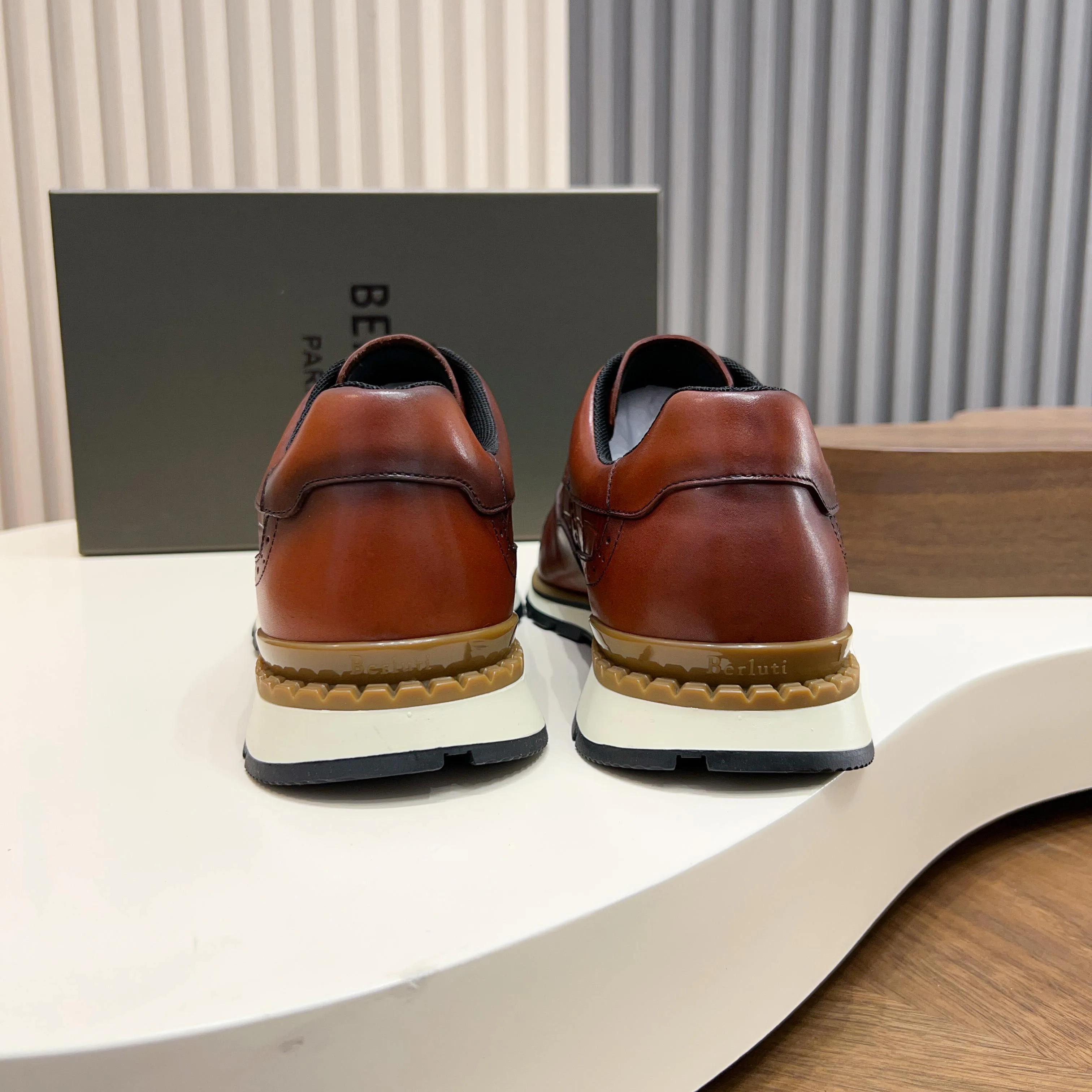 Men's Sneakers BERLUTI 18117163