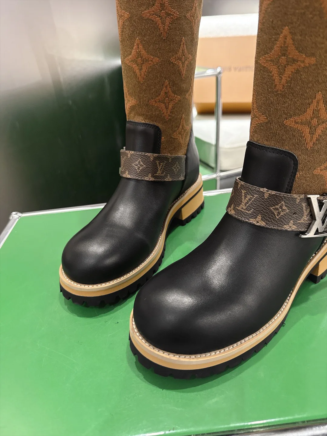 Women's Boots LOUIS VUITTON 18011661