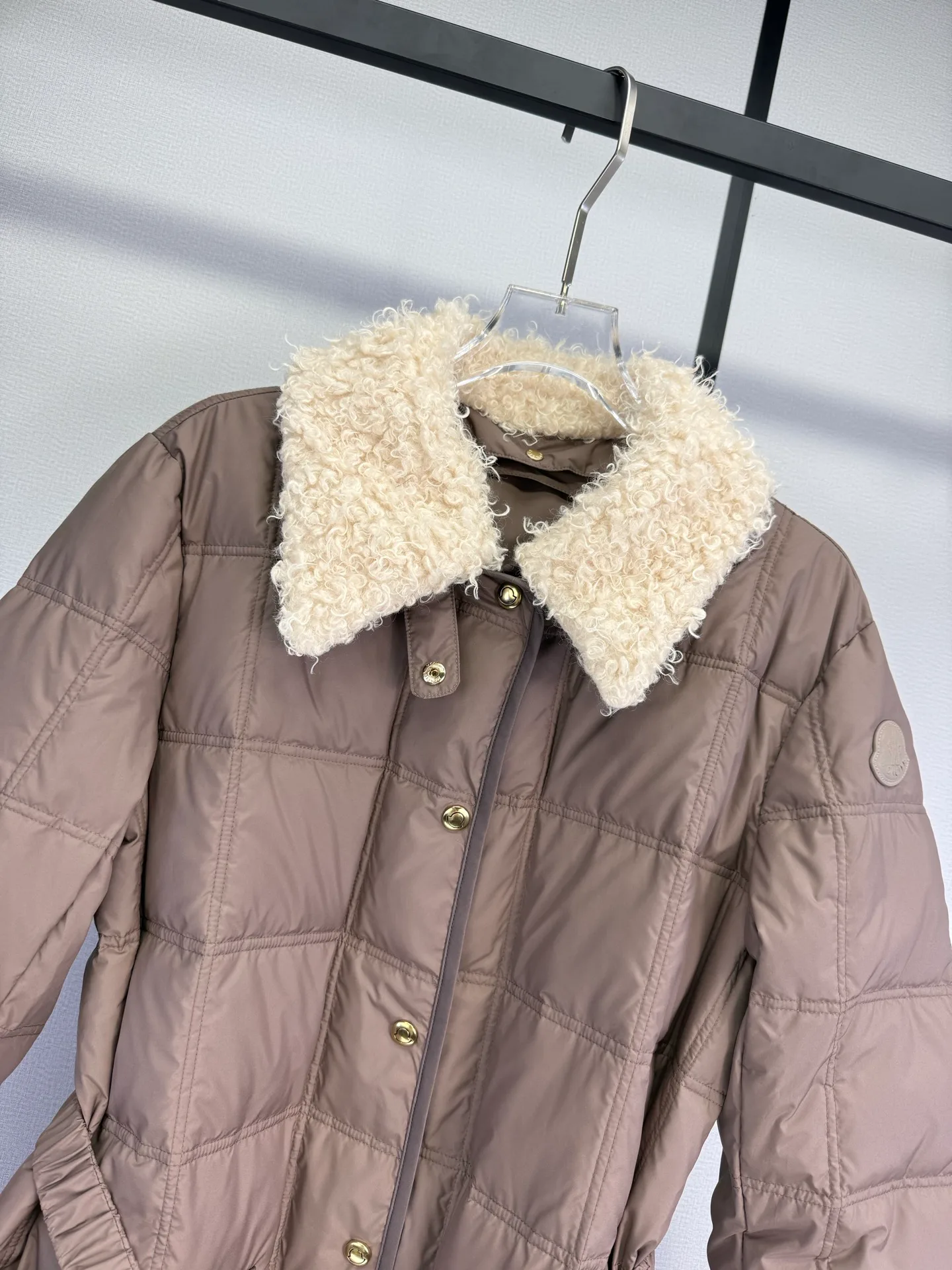 Women's Jackets And Down Jackets MONCLER 18022132