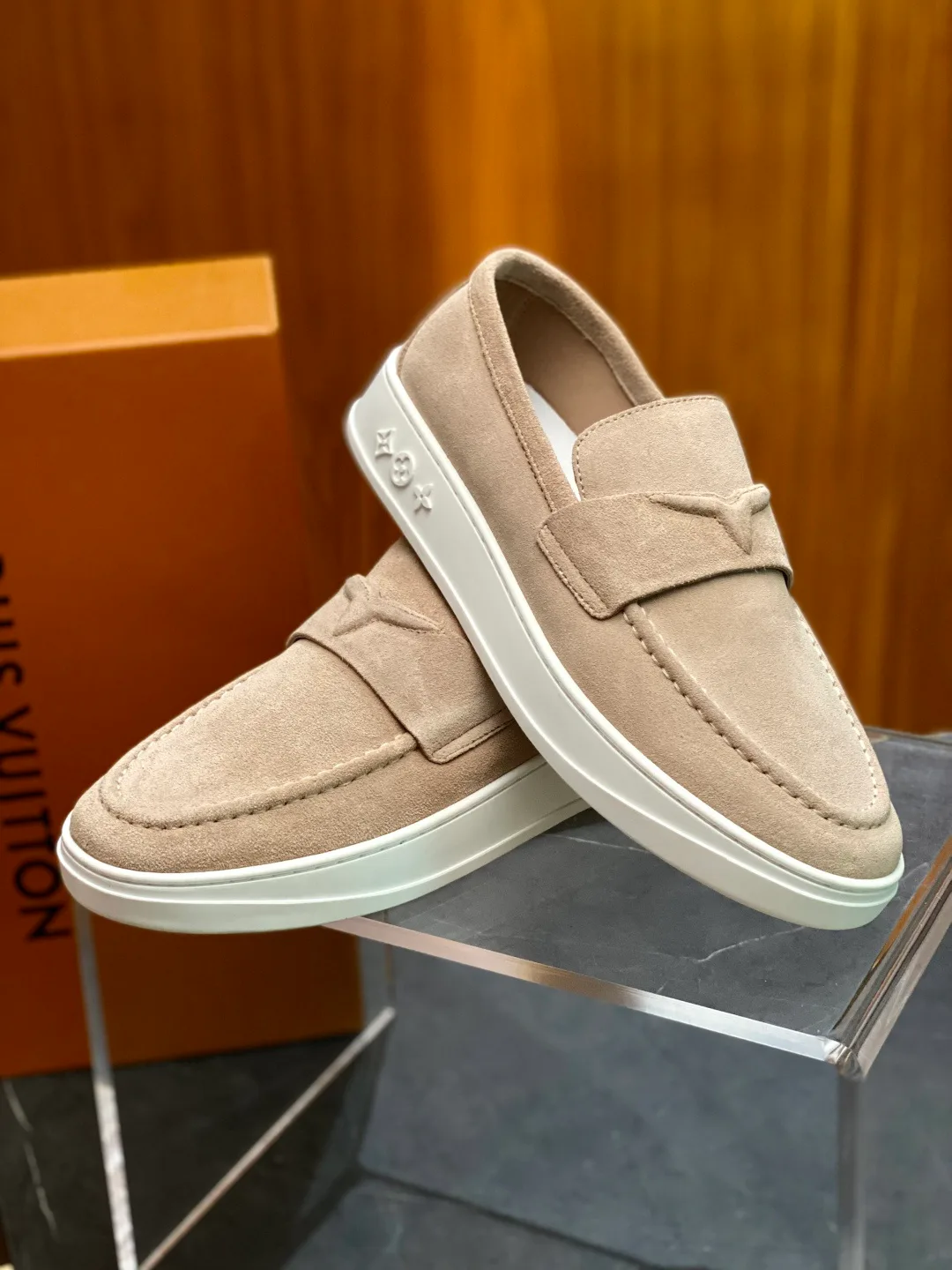 Women's Loafers And Moccasins LOUIS VUITTON 17932745