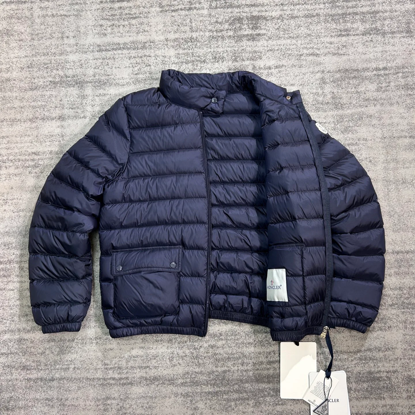 Women's Jackets And Down Jackets MONCLER 18134226
