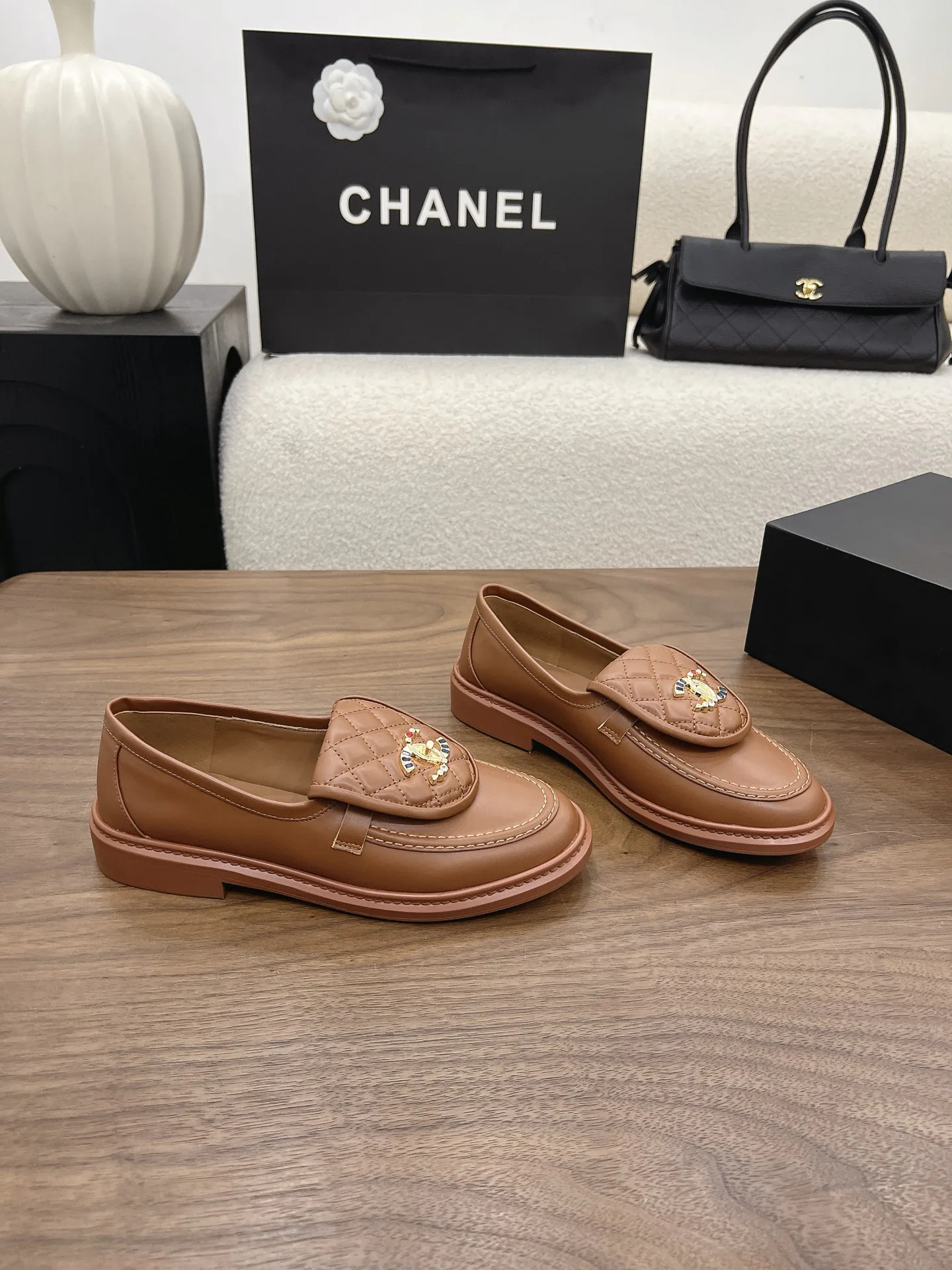 Women's Loafers And Moccasins CHANEL 17303655