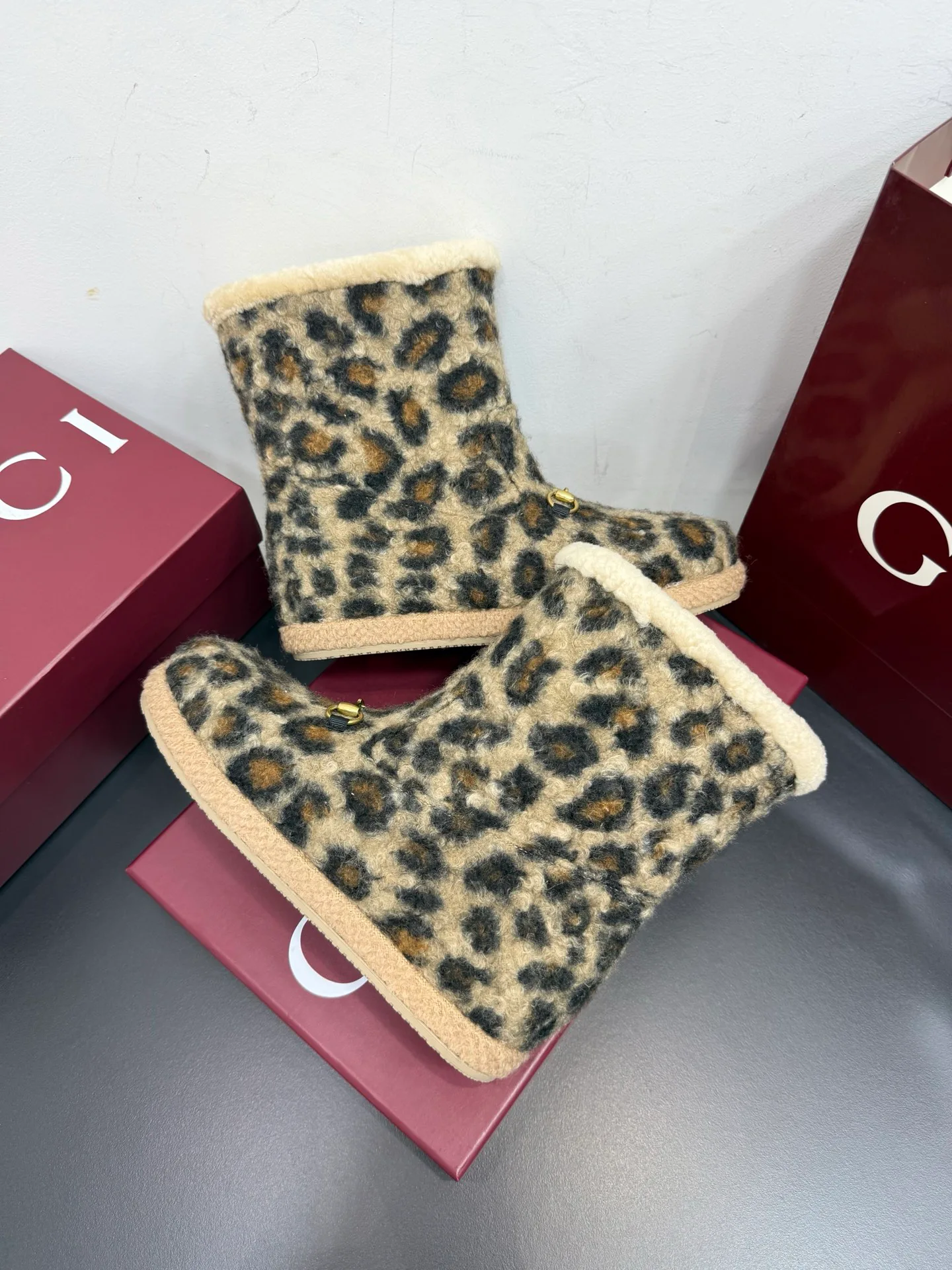 Women's Ugg Boots GUCCI 18393465