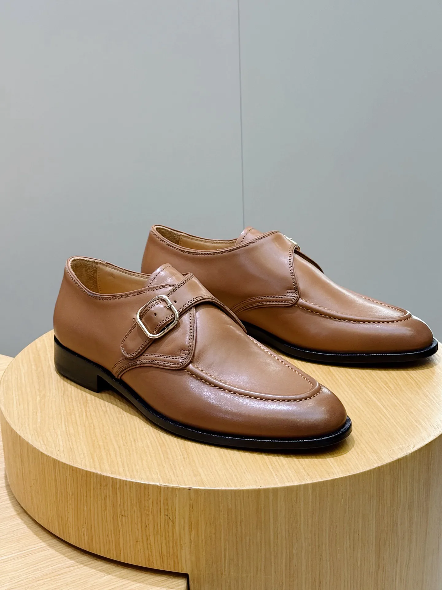 Men's Loafers And Dress Shoes LORO PIANA 17227905