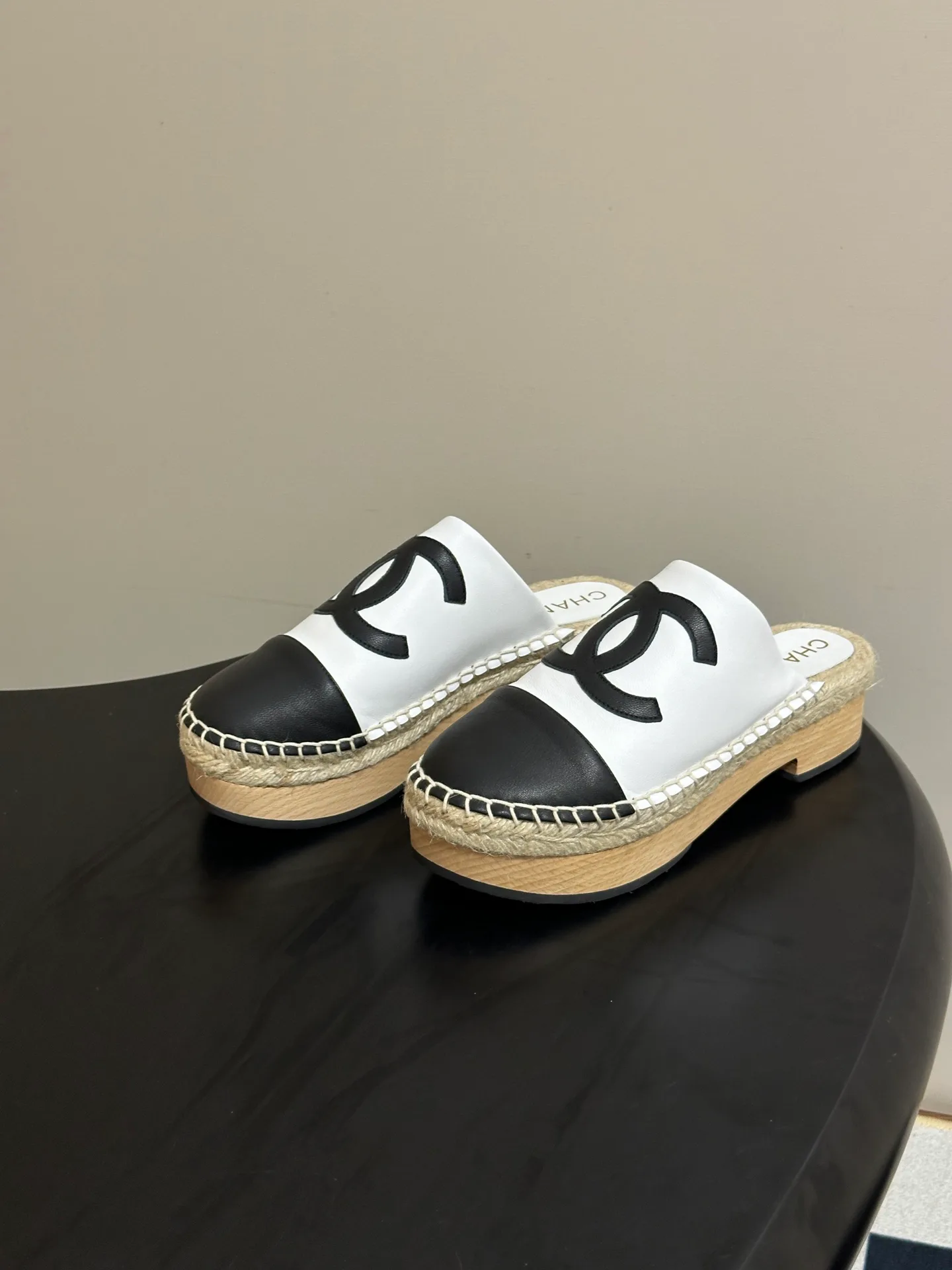 Women's Mules And Clogs CHANEL 18262070