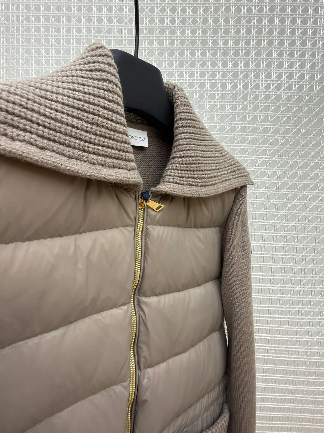 Куртки И Пуховики Мужские Moncler 18558561