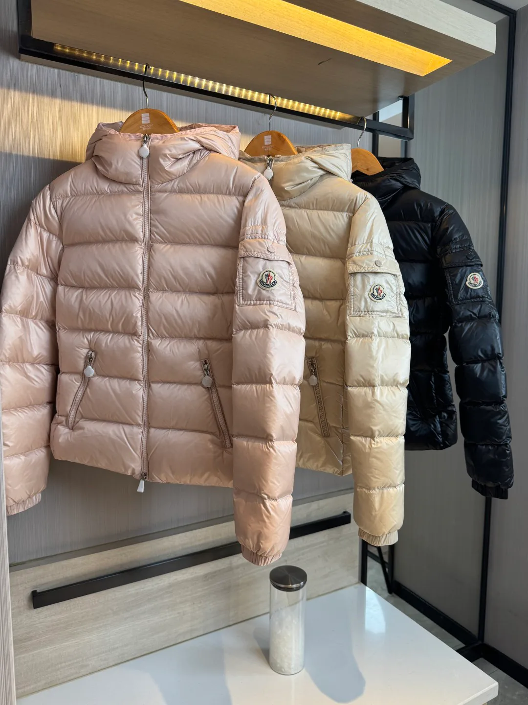 Women's Jackets And Down Jackets MONCLER 17940898
