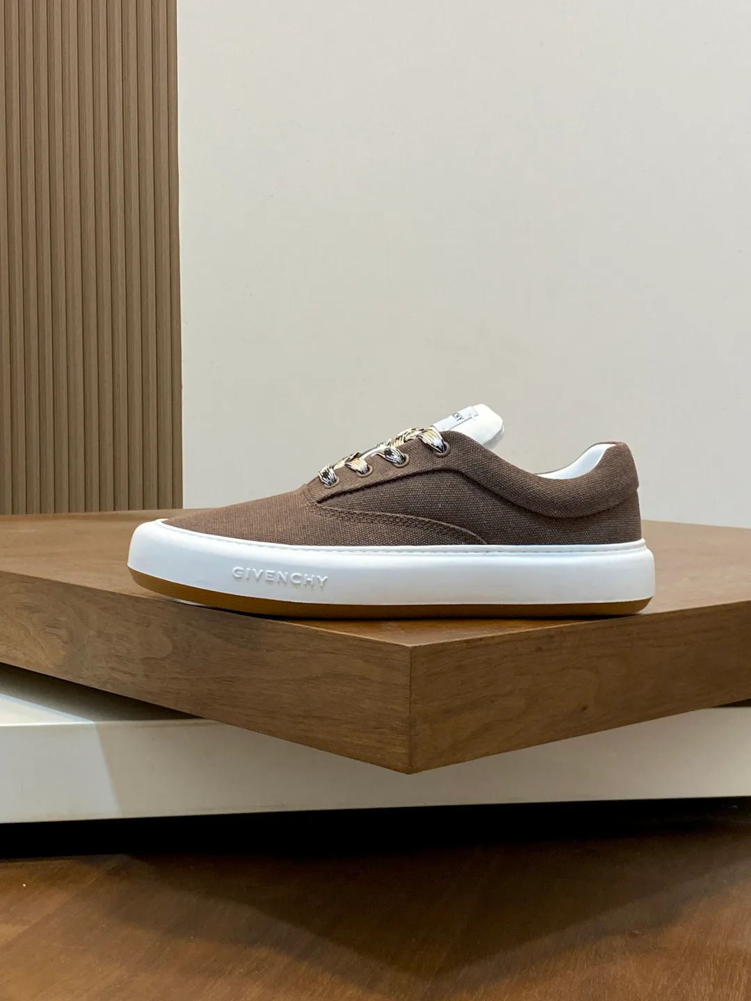 Men's Sneakers GIVENCHY 18449130