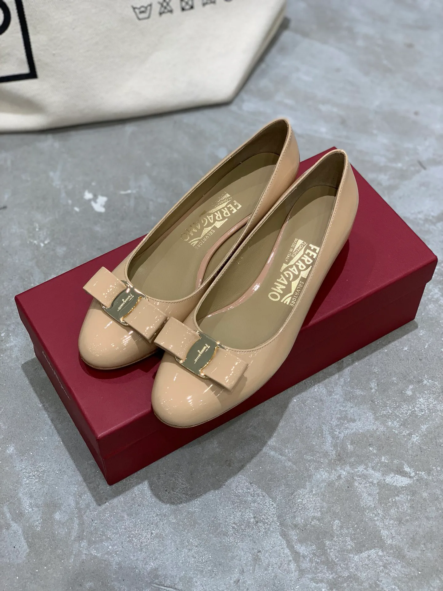 Women's Ballet Flats SALVATORE FERRAGAMO 18340695