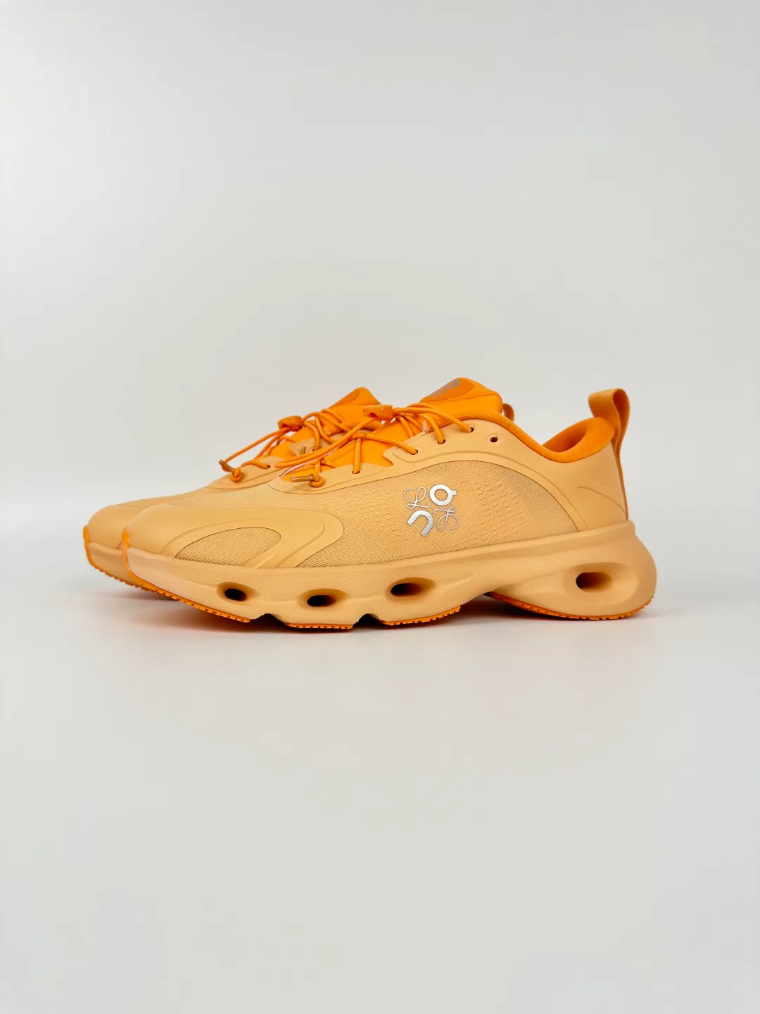 Women's Sneakers LOEWE 18101029