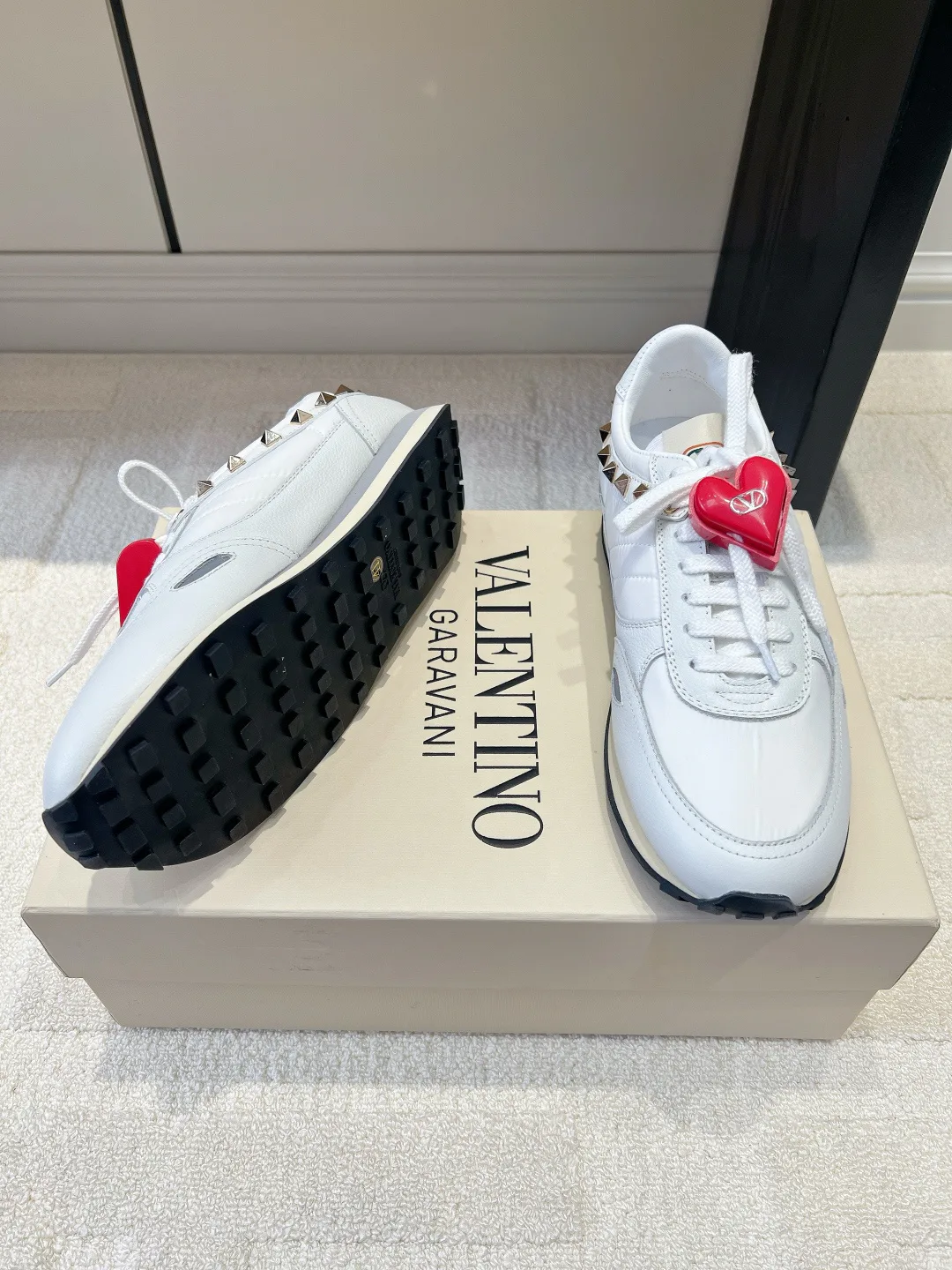 Women's Sneakers VALENTINO 18436570