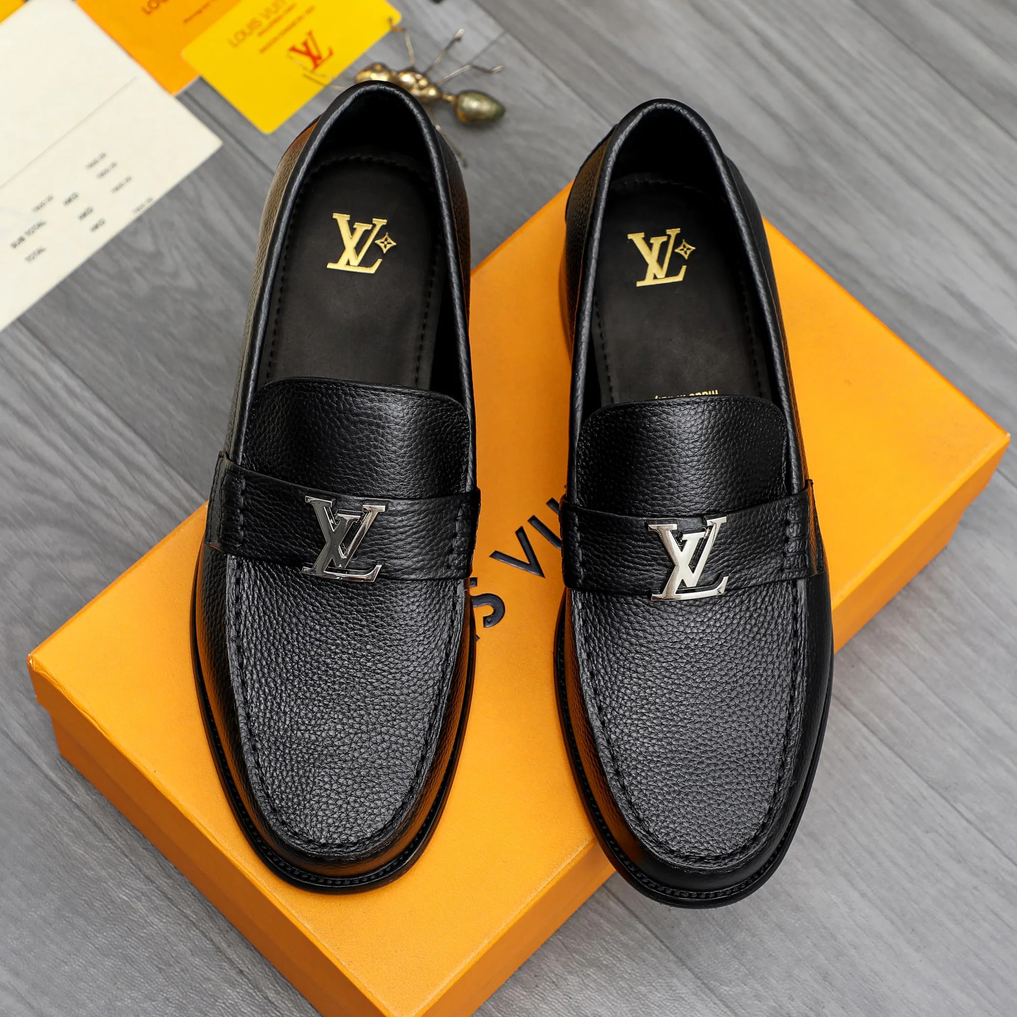 Men's Loafers And Dress Shoes LOUIS VUITTON 17812317