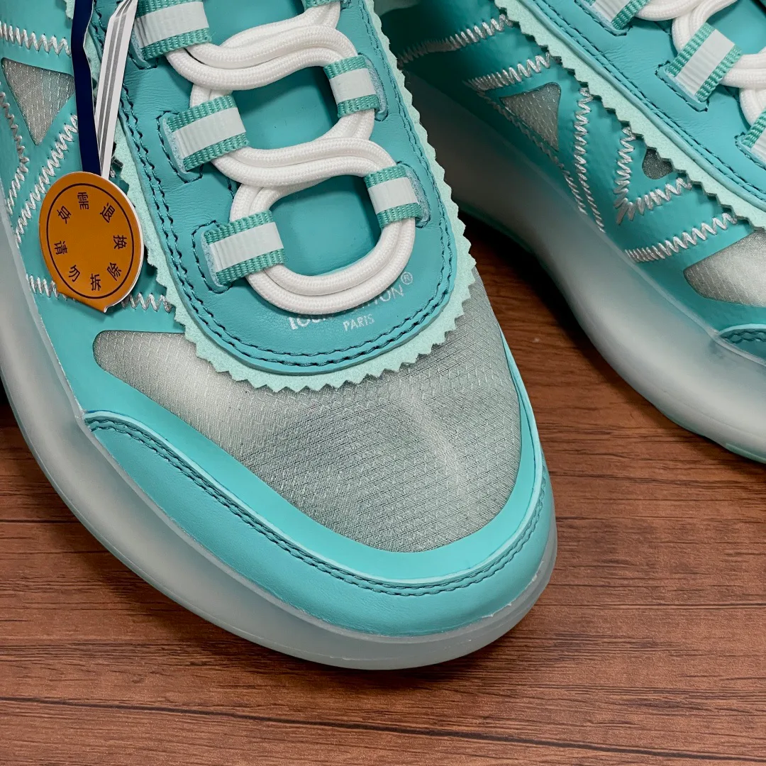 Women's Sneakers LOUIS VUITTON 17542556
