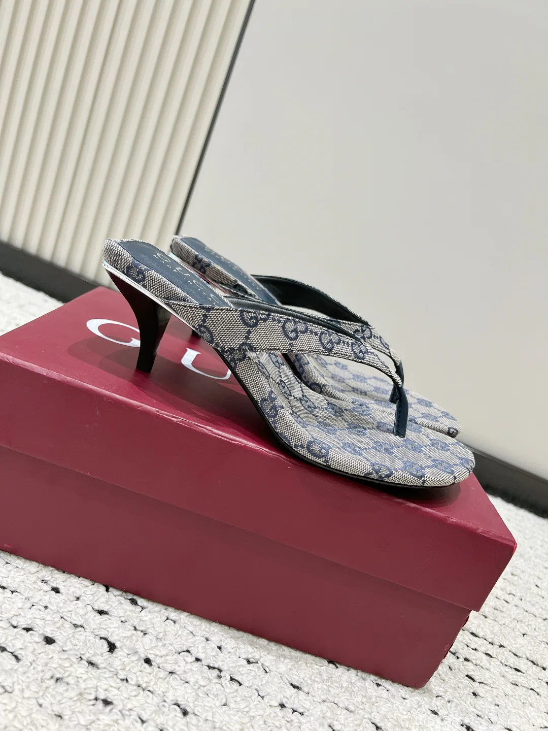 Women's Flip-Flops GUCCI 17637840