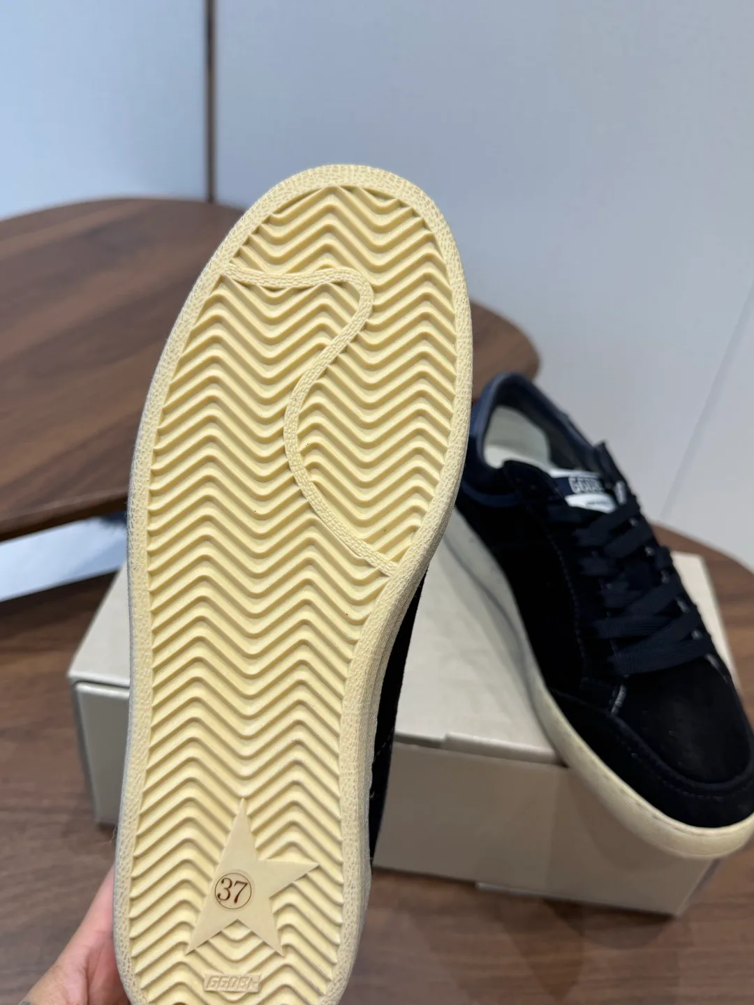 Women's Sneakers GOLDEN GOOSE 18357247
