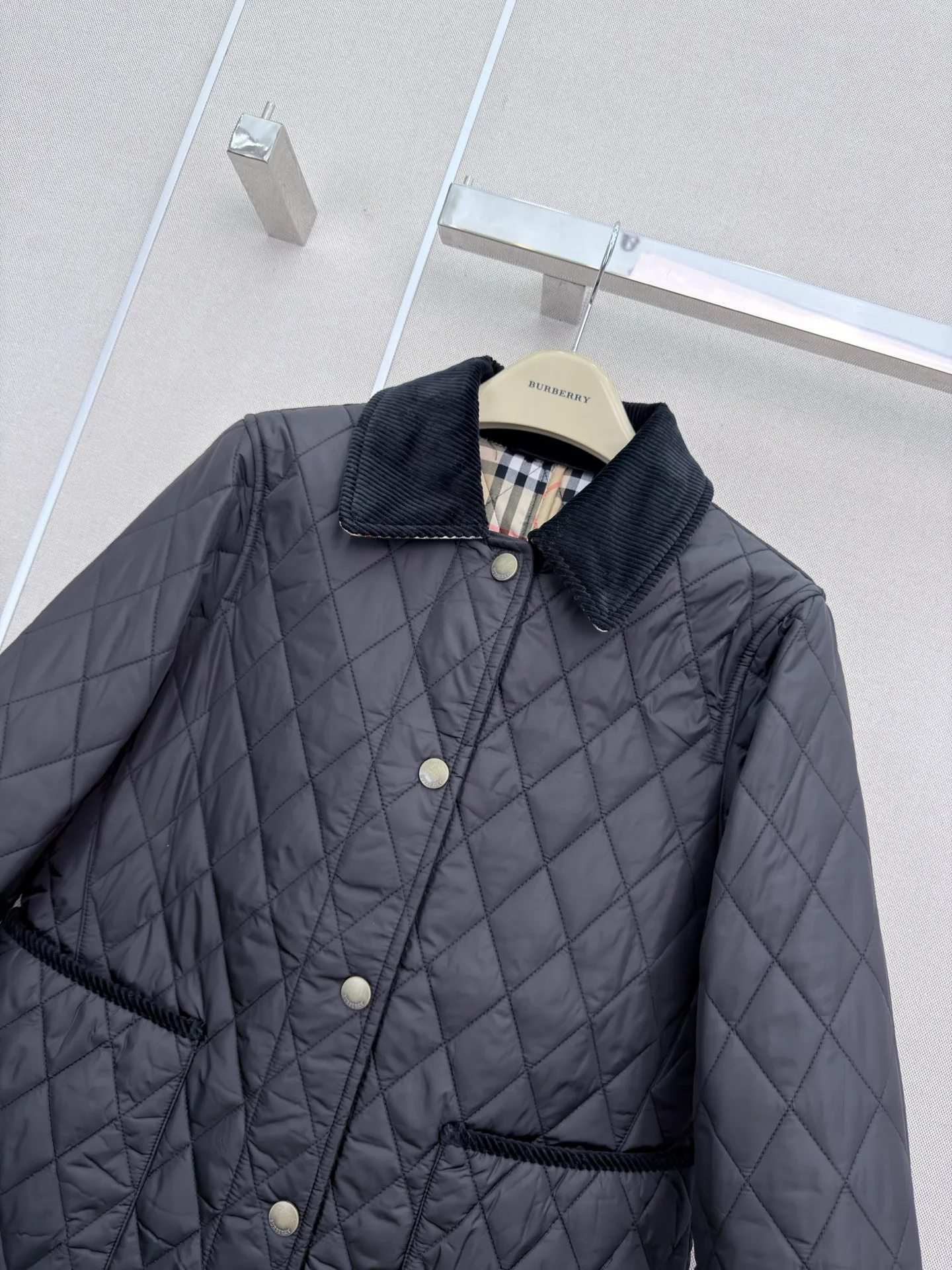 Women's Jackets And Down Jackets BURBERRY 17855336