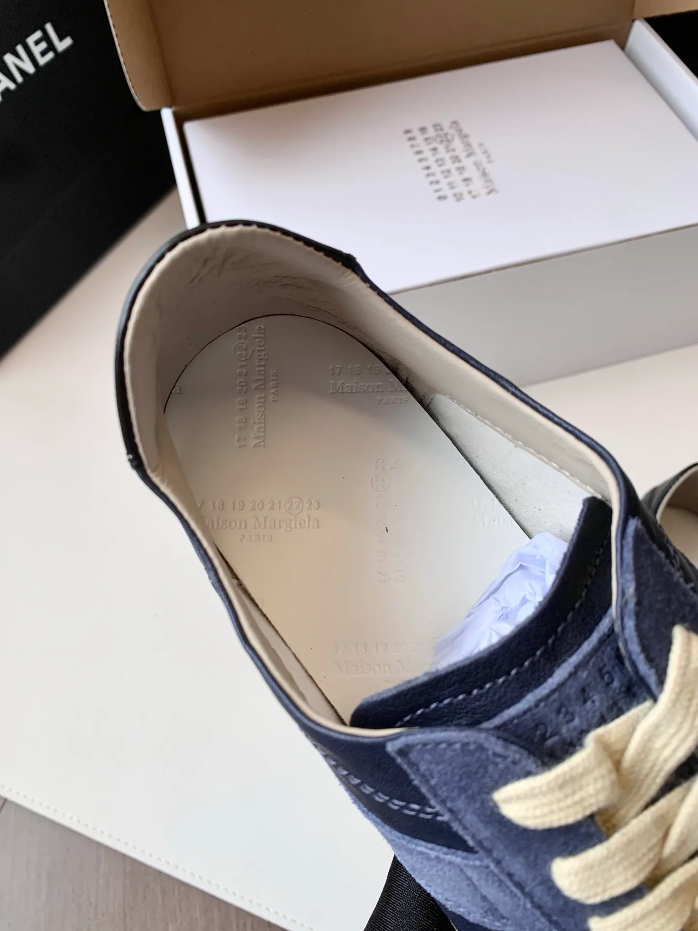 Women's Sneakers MAISON MARGIELA 17628617