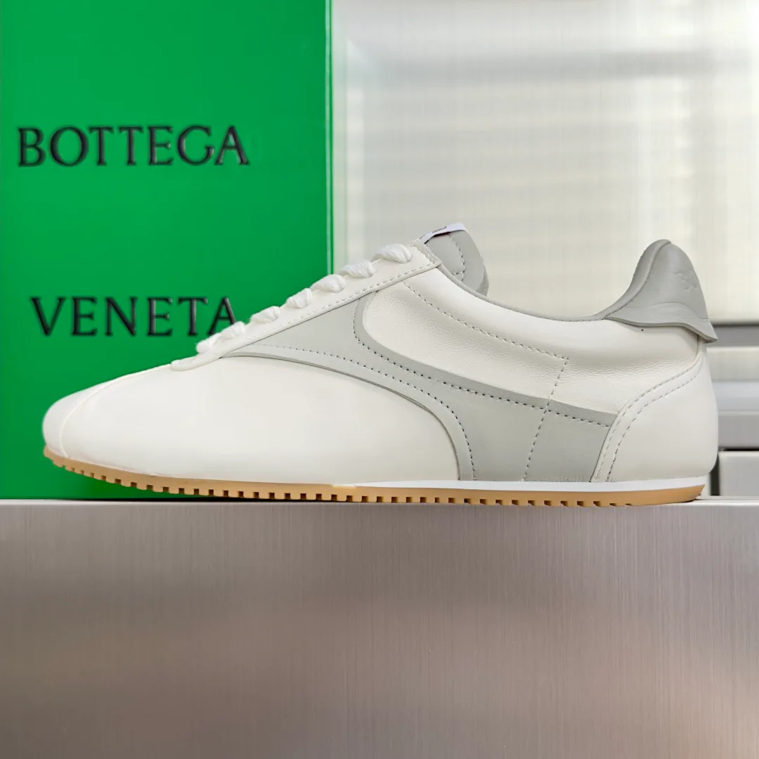 Women's Sneakers BOTTEGA VENETA 18125571