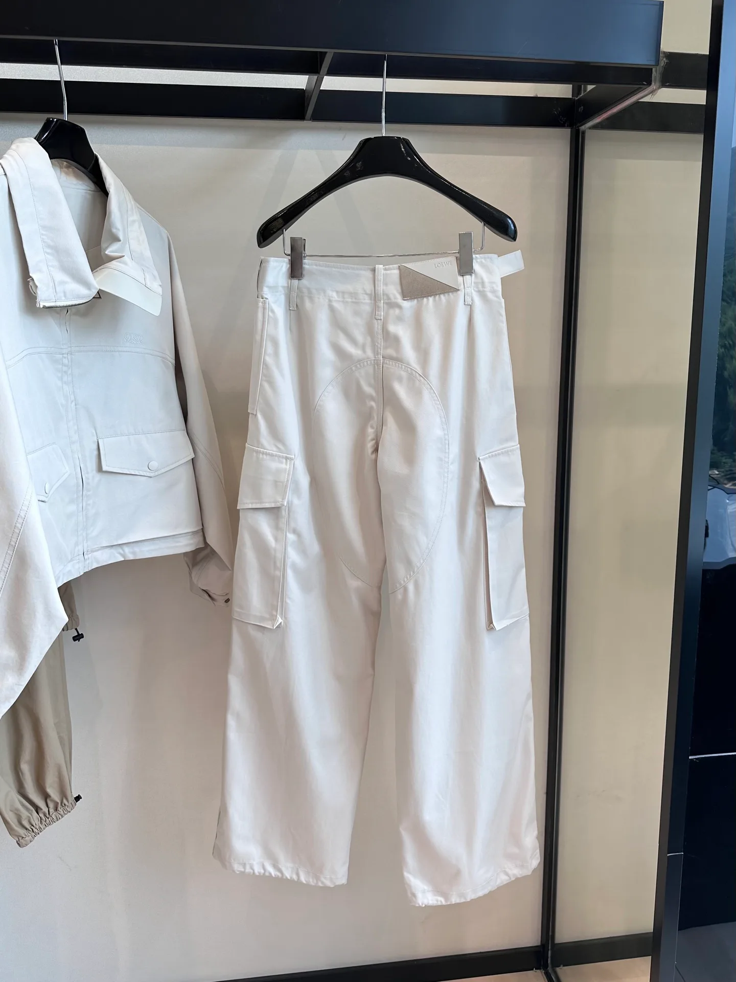 Women's Trousers LOEWE 18277336