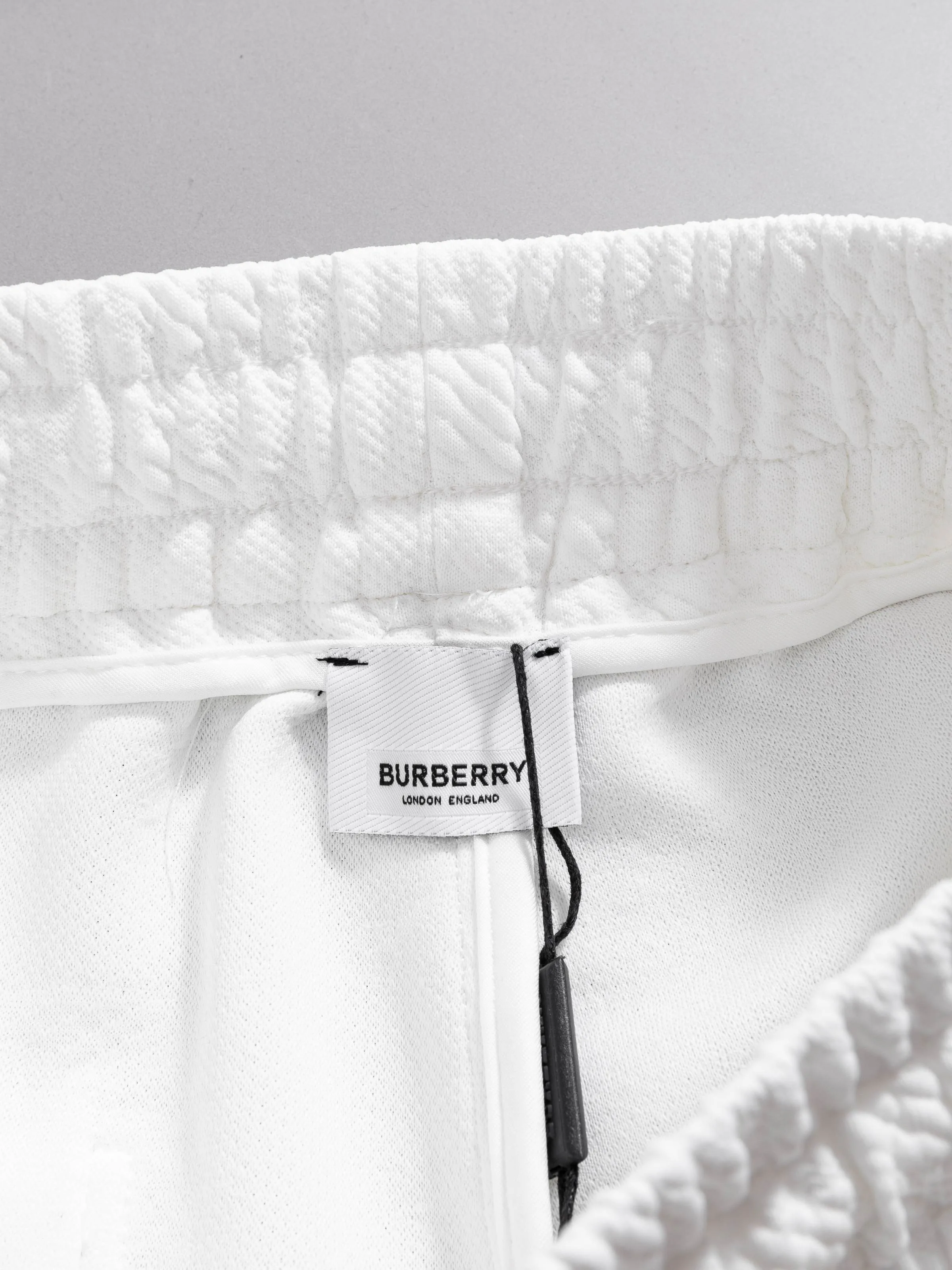 Women's Shorts BURBERRY 18000485