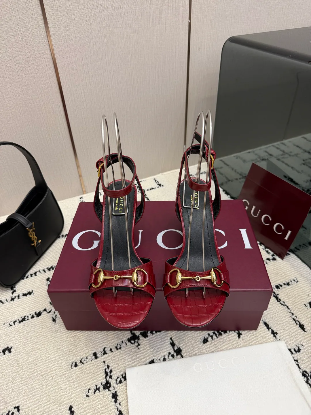 Women's Open-Toe Sandals GUCCI 18049071