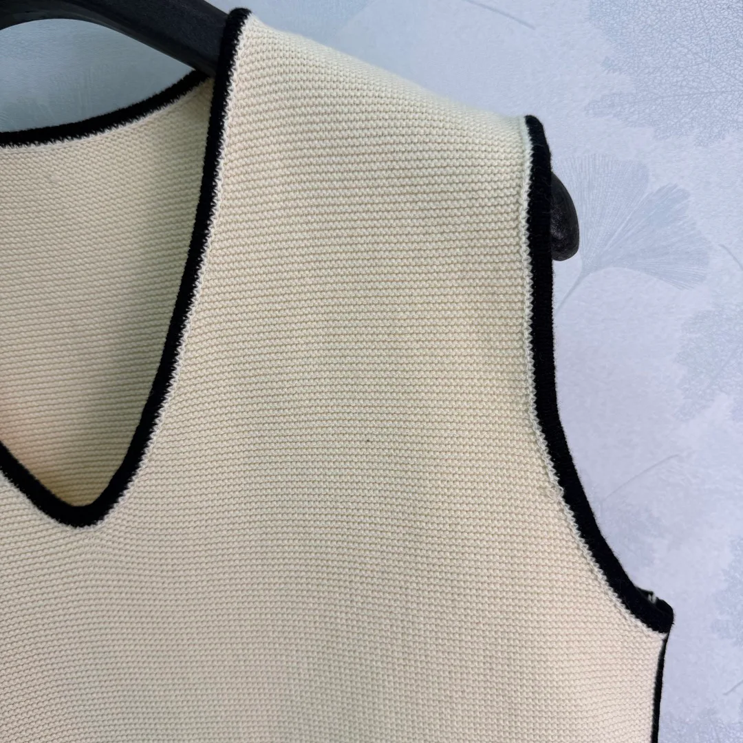 Women's Vests CHANEL 18553012