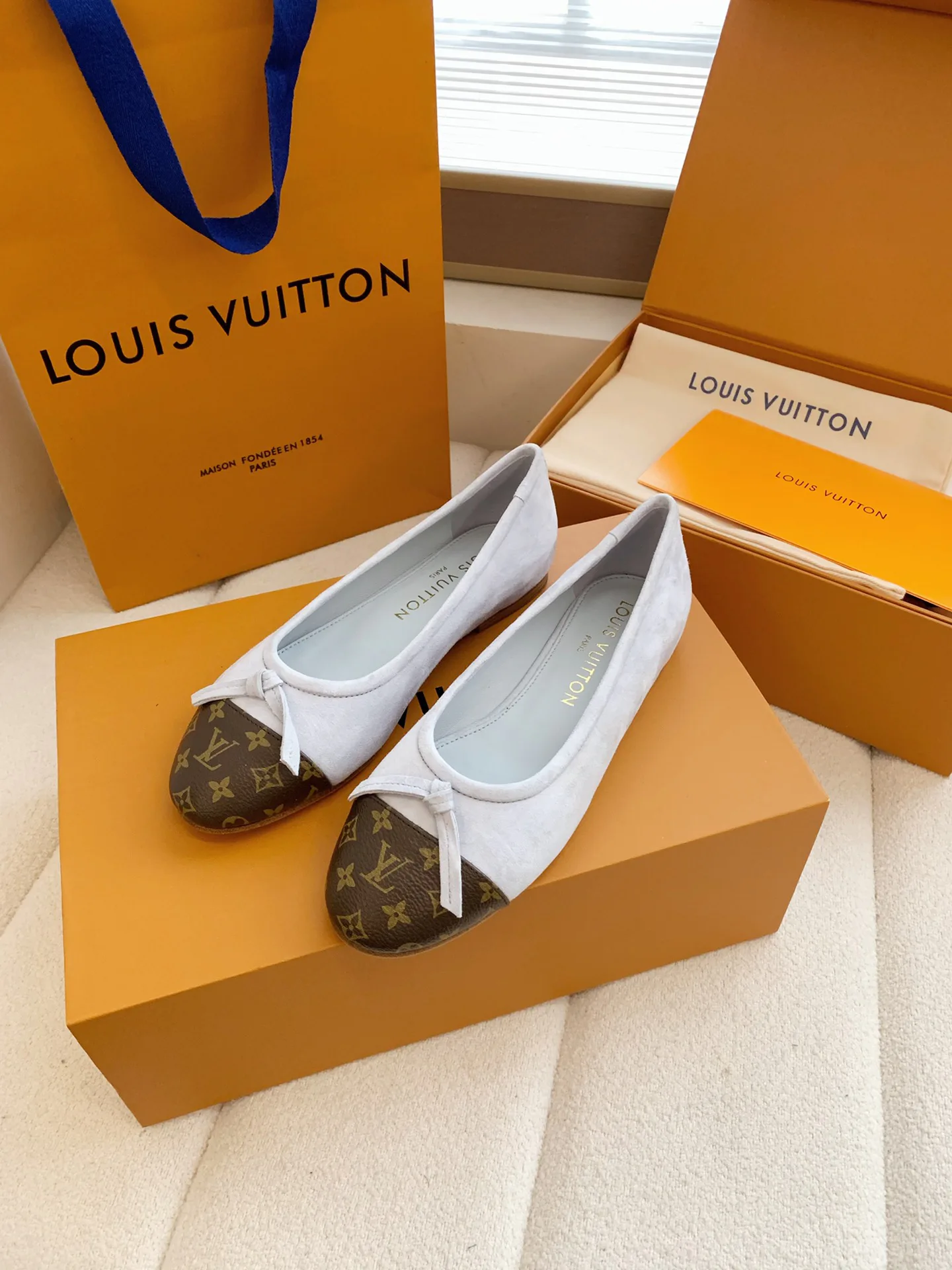 Women's Ballet Flats LOUIS VUITTON 18460944
