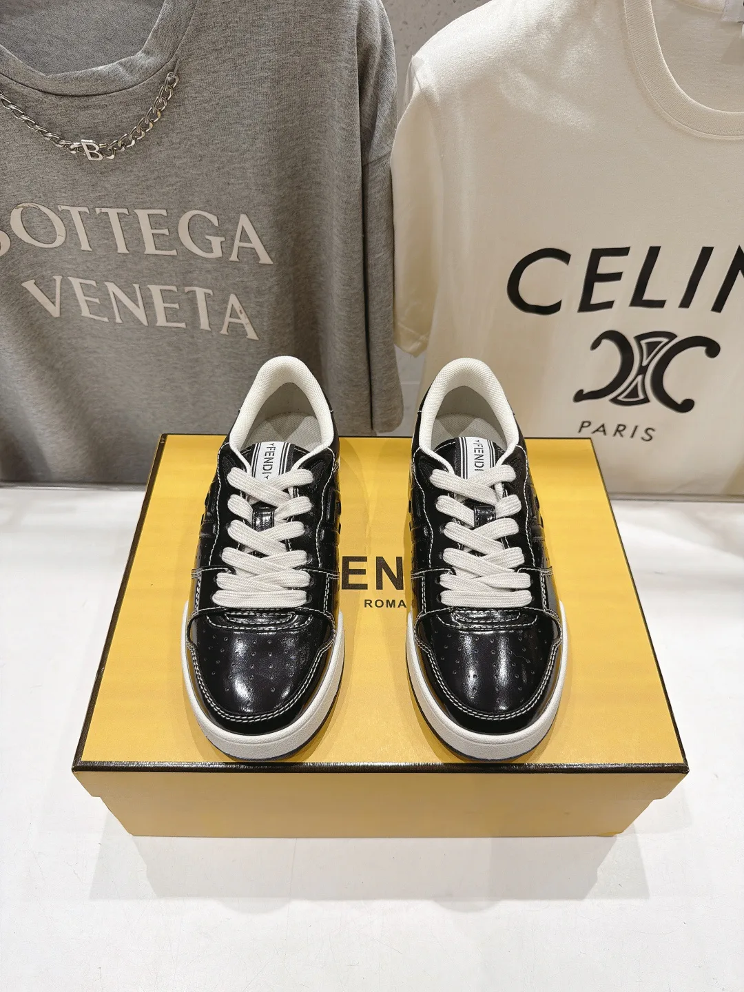 Women's Sneakers FENDI 17908448