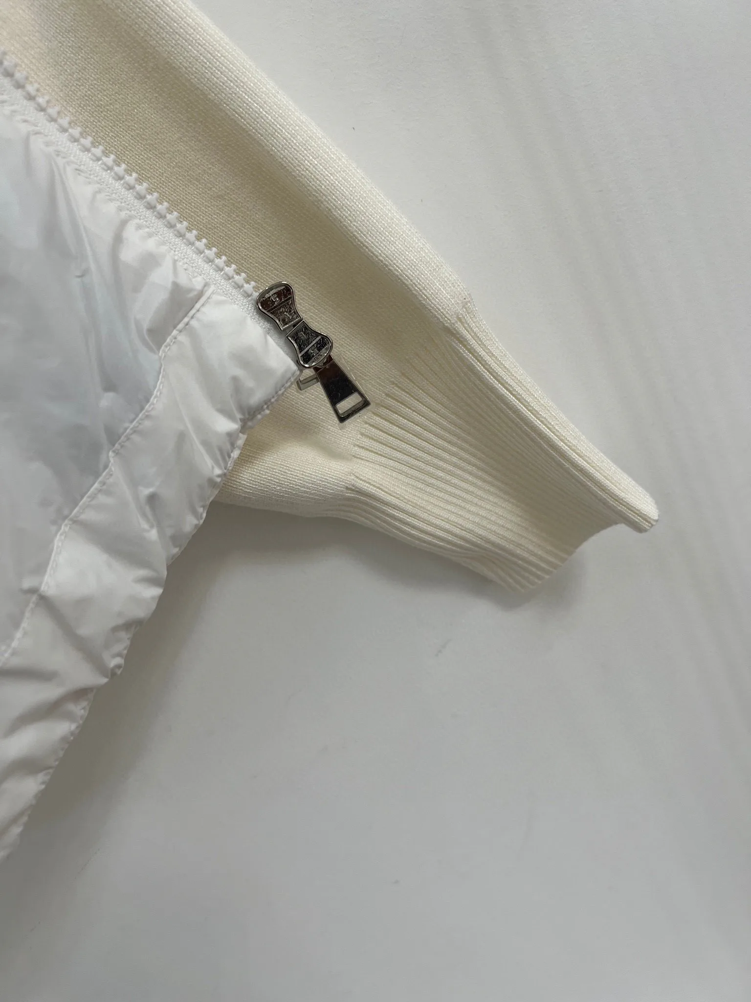 Women's Jackets And Down Jackets MONCLER 18415624