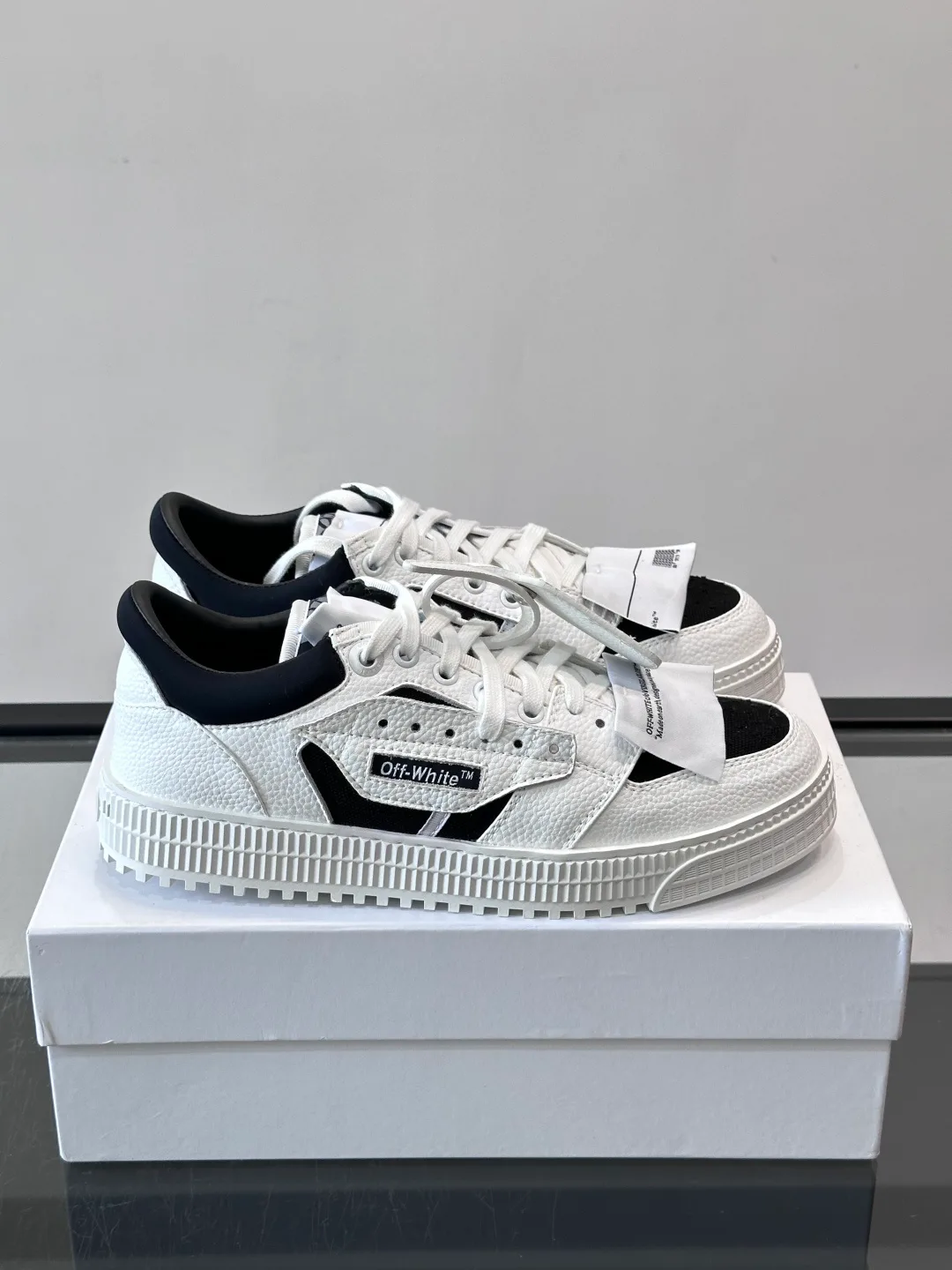 Women's Sneakers OFF-WHITE 18102419