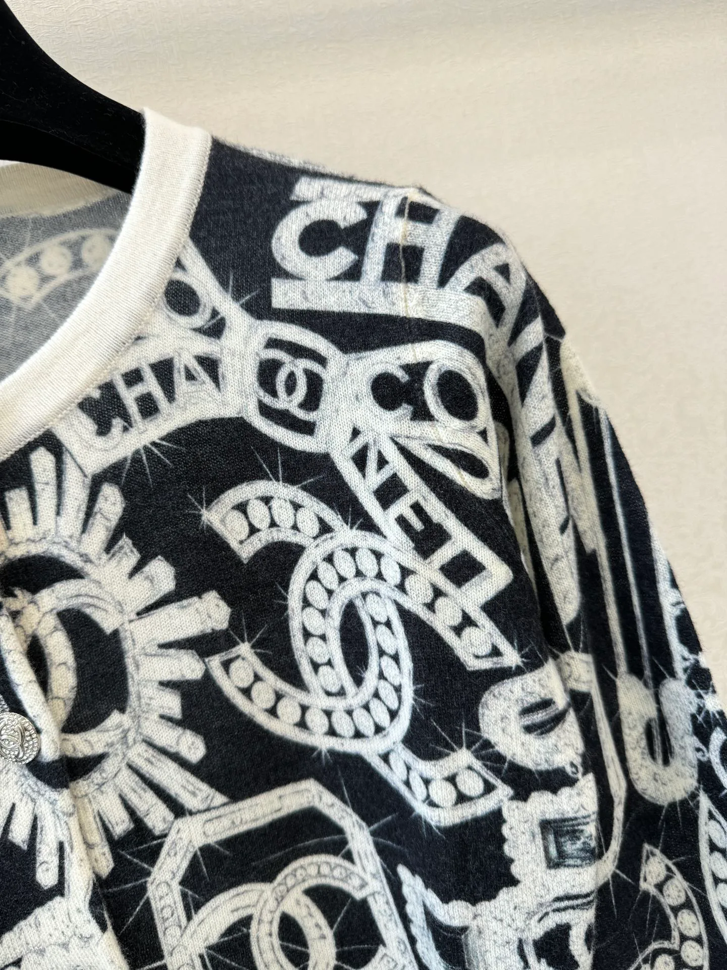 Women's Jumpers And Sweaters CHANEL 18137800