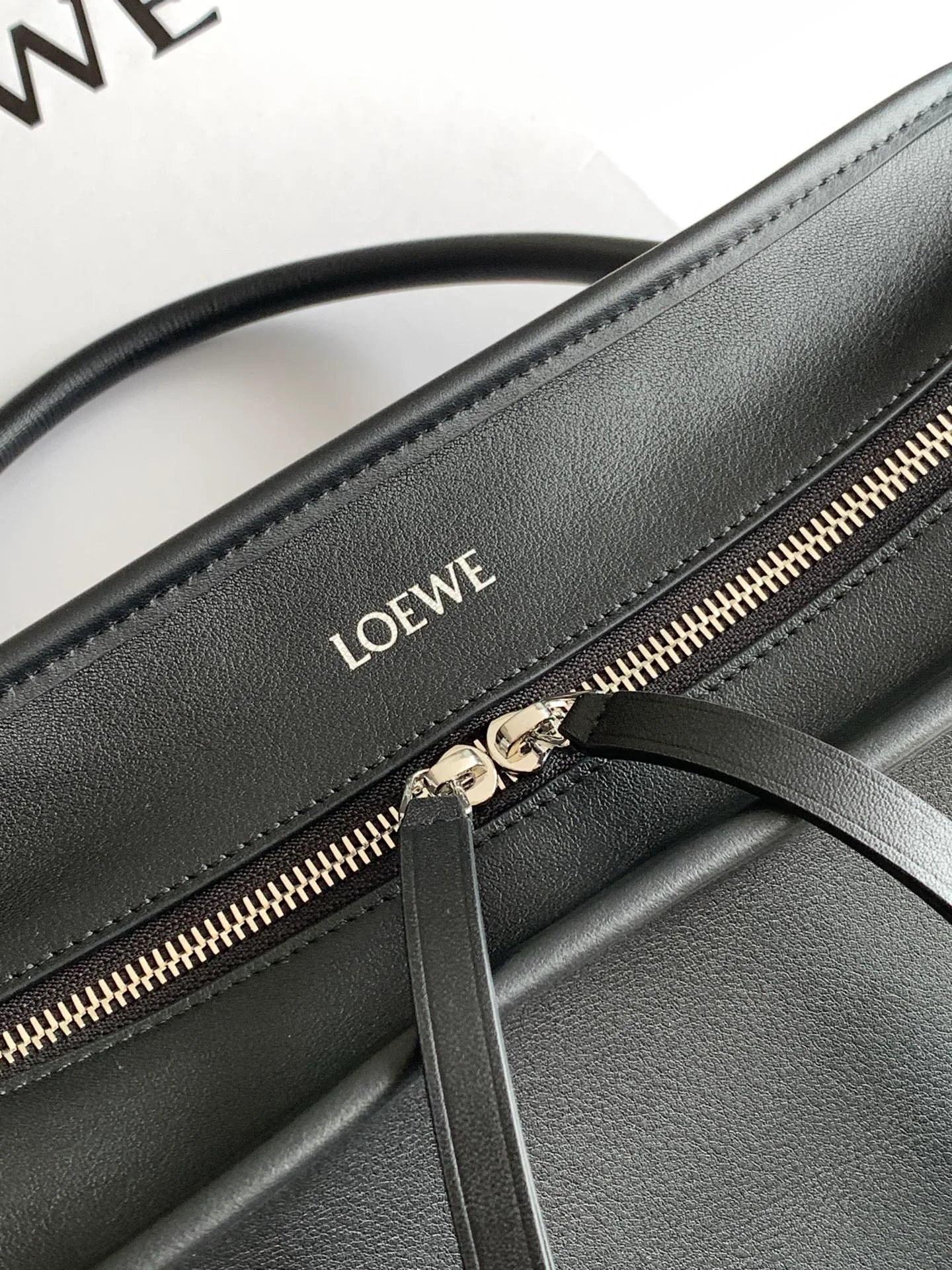 Women's Classic Handbags LOEWE 18326760