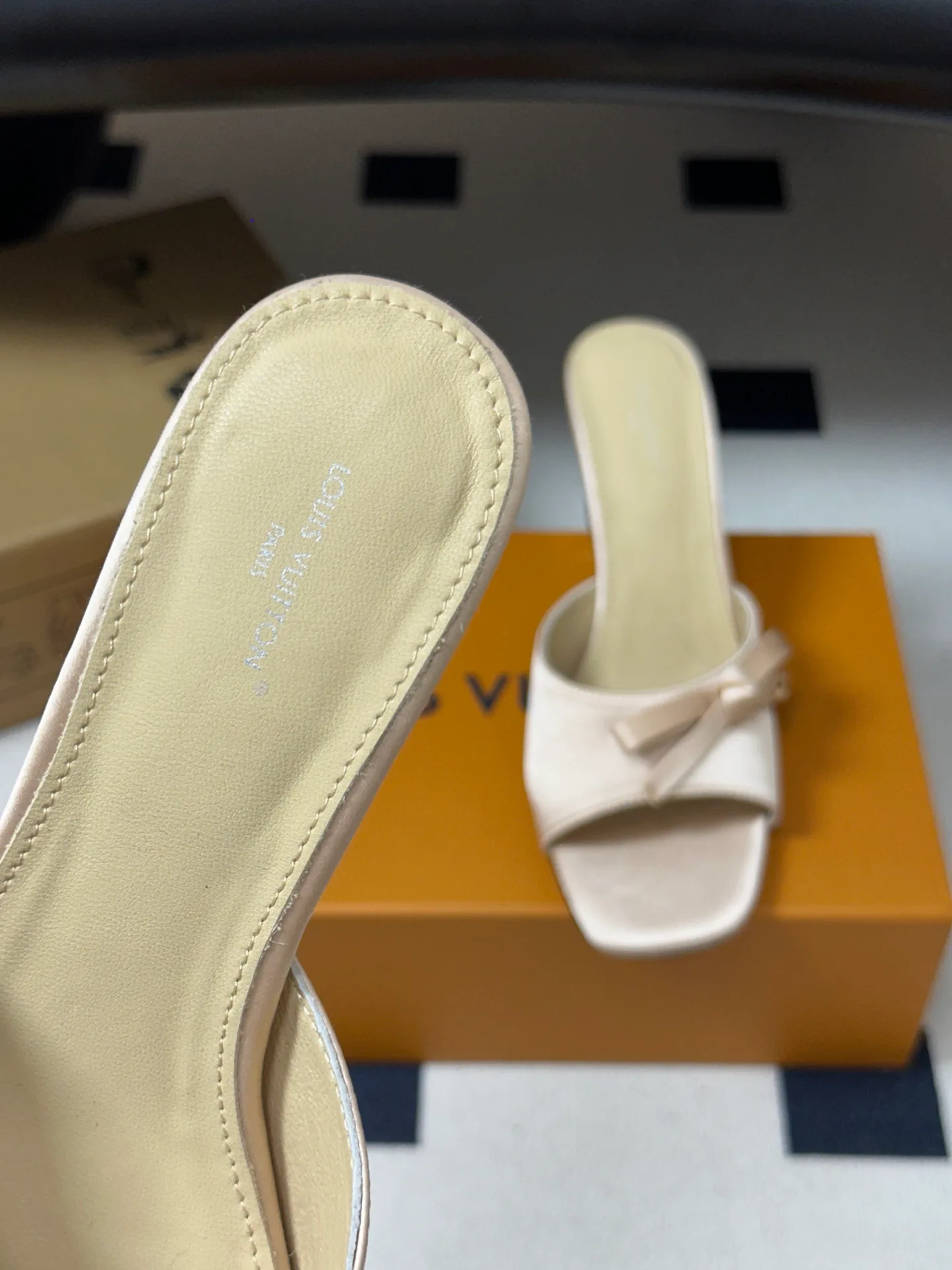 Women's Open-Toe Sandals LOUIS VUITTON 17768225