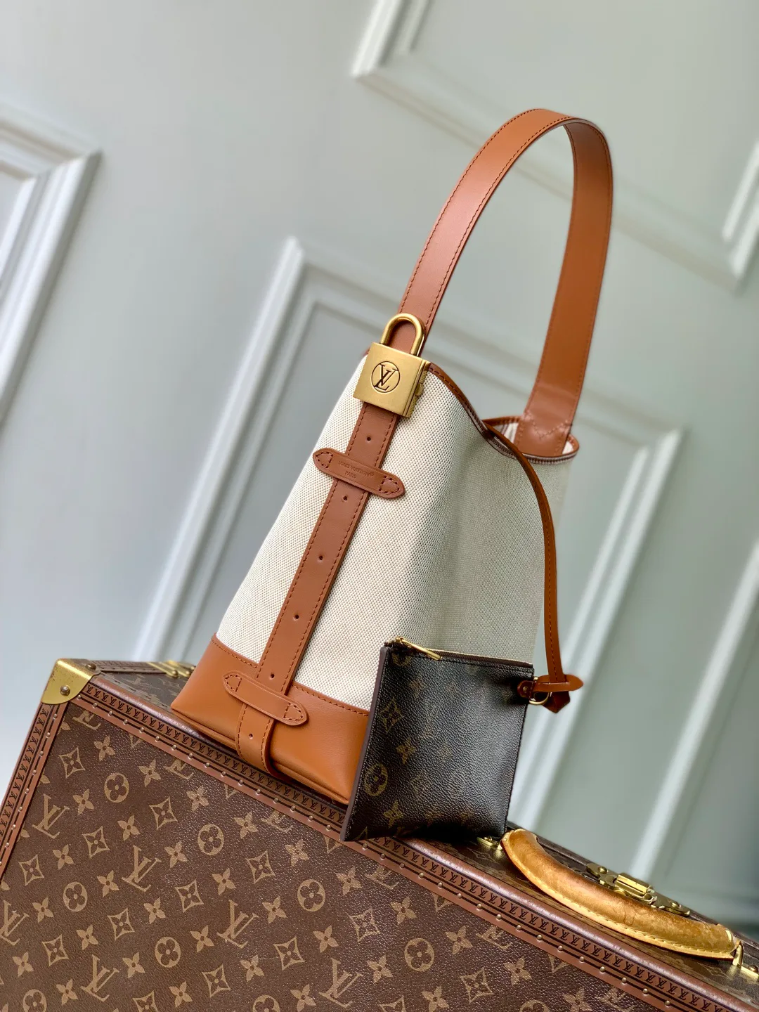 Women's Classic Handbags LOUIS VUITTON 18412585