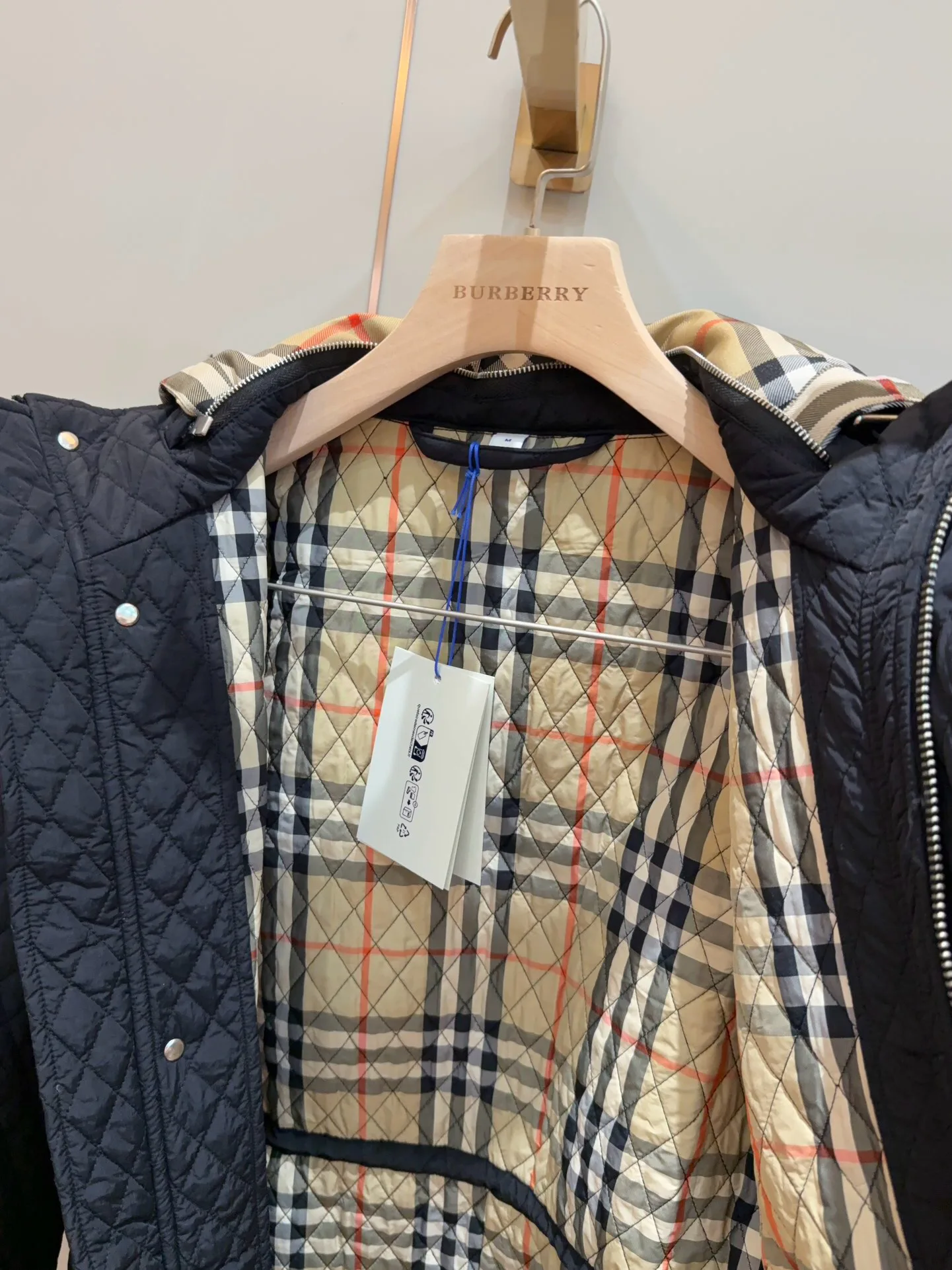 Women's Jackets And Down Jackets BURBERRY 18206344