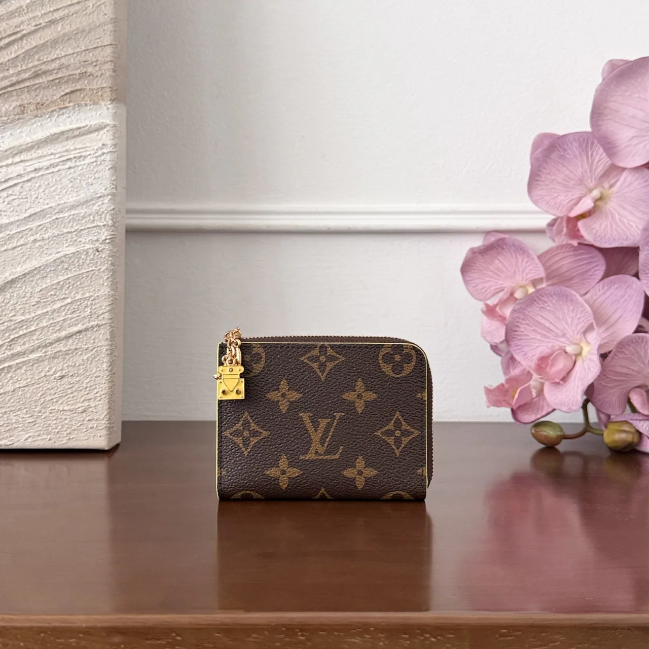 Women's Clutches LOUIS VUITTON 18315125