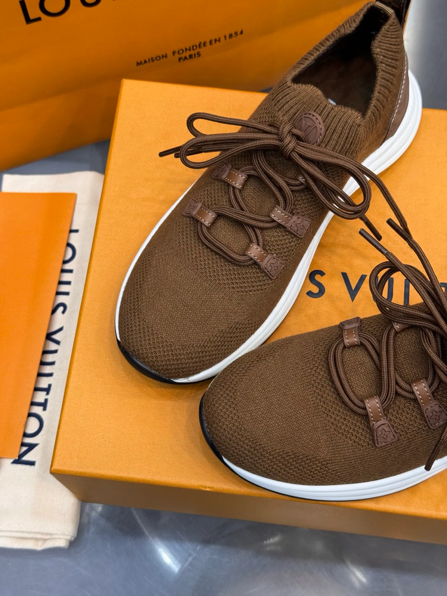 Women's Sneakers LOUIS VUITTON 18202470