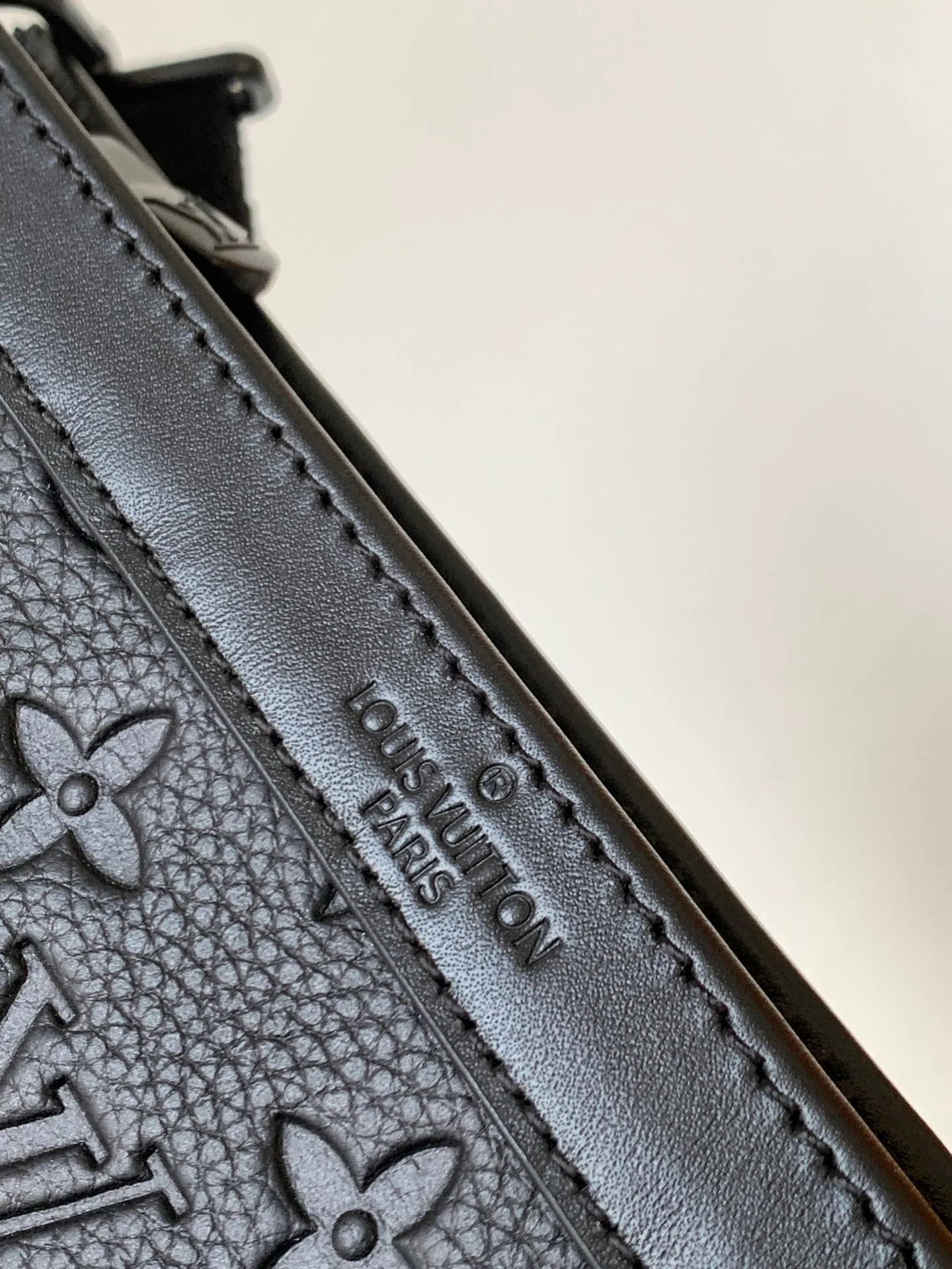 Women's Shoulder Bags LOUIS VUITTON 17904112
