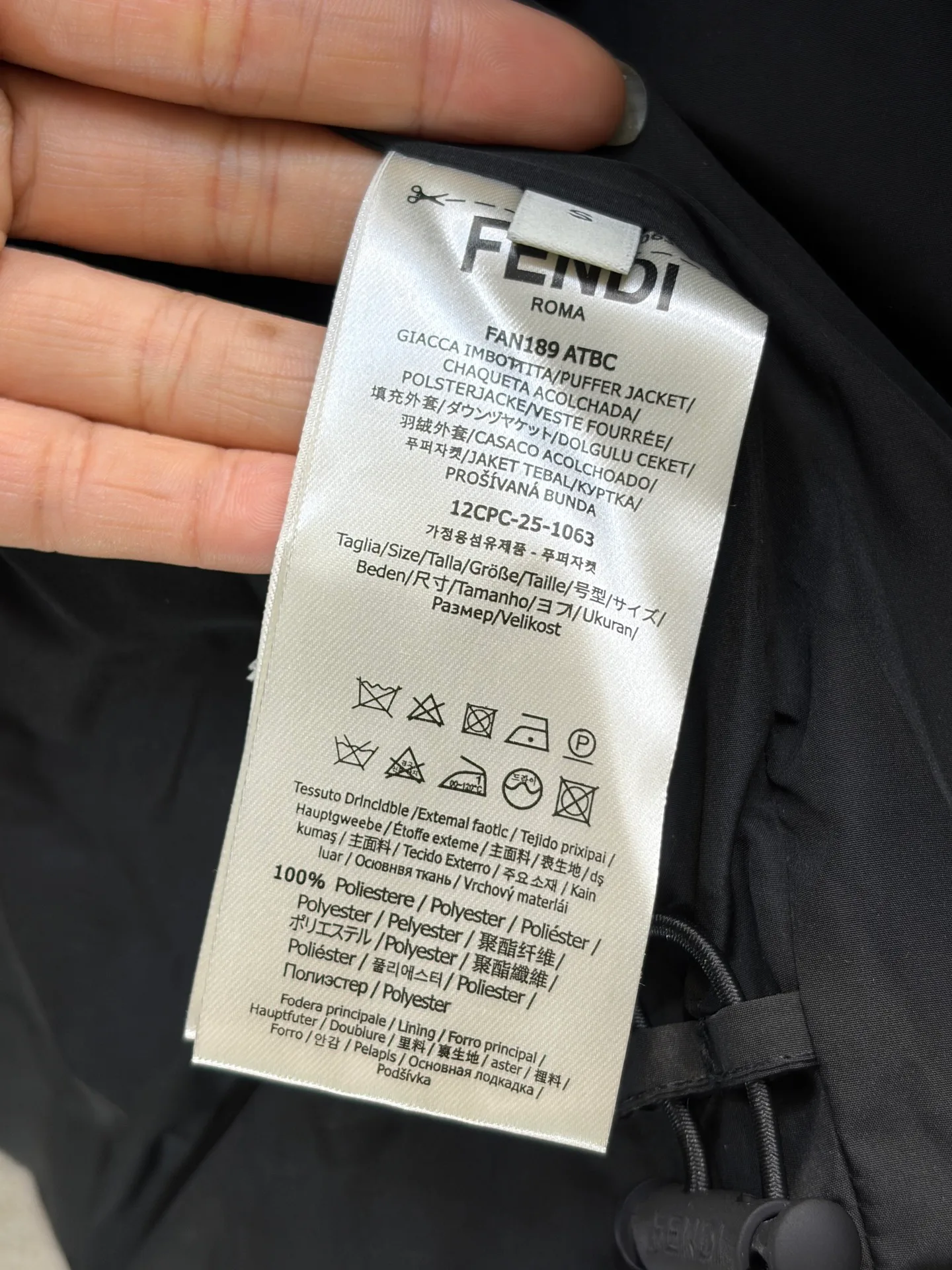 Куртки И Пуховики Женские Fendi 18605865
