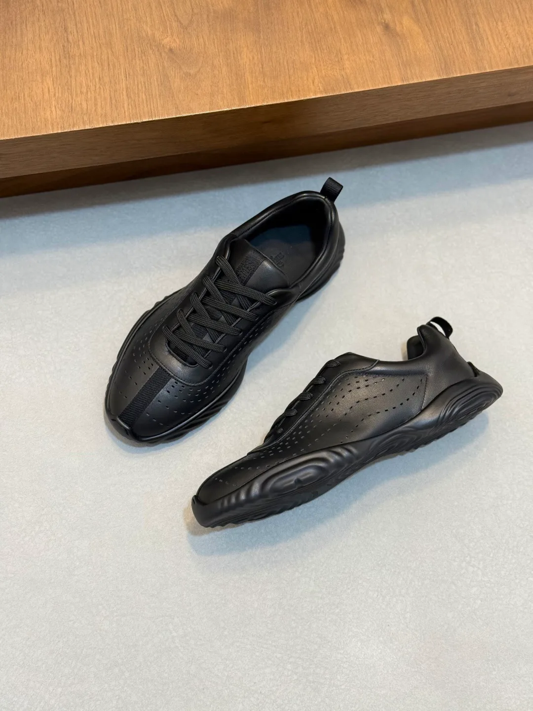 Men's Sneakers HERMES 18118872