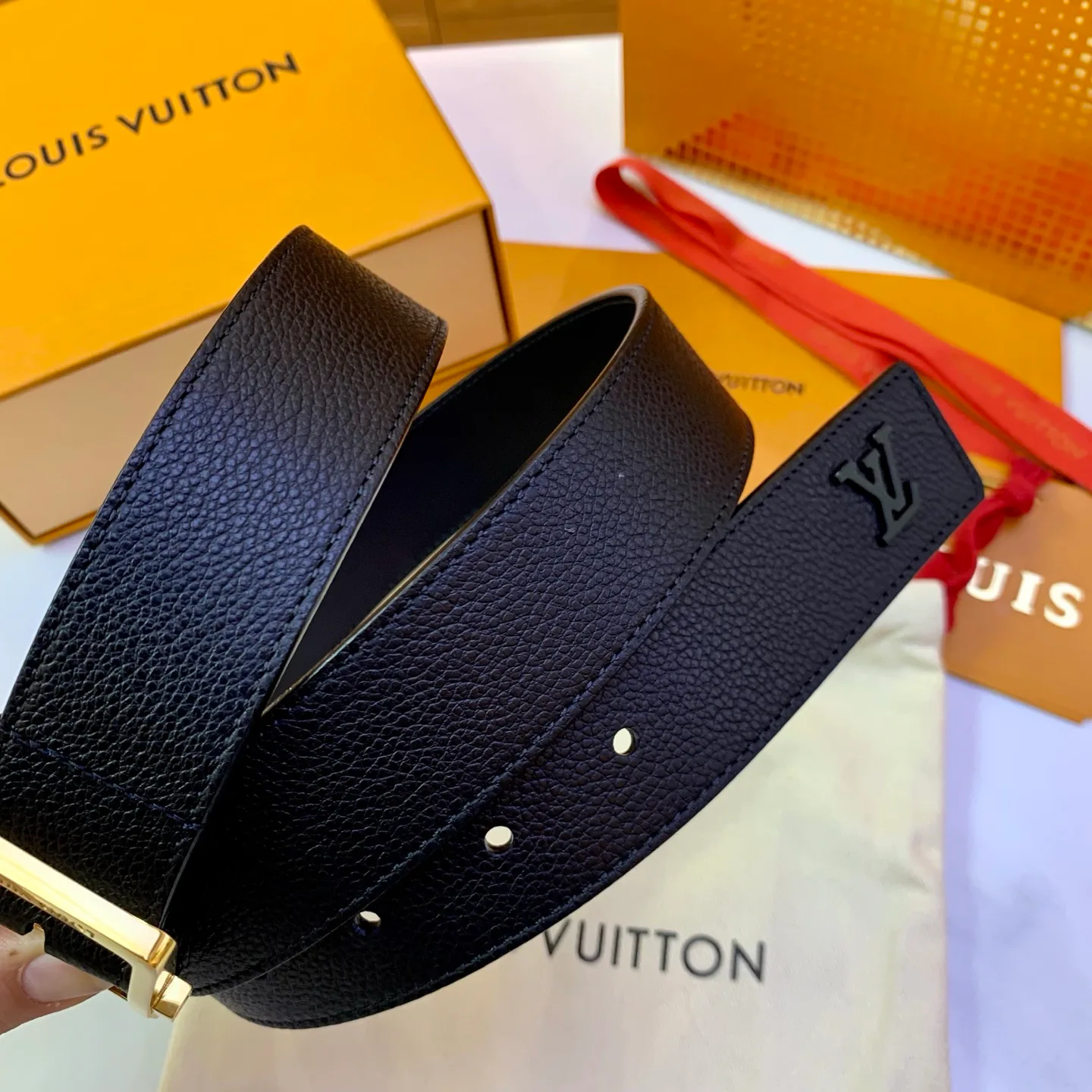 Belts LOUIS VUITTON 17682171