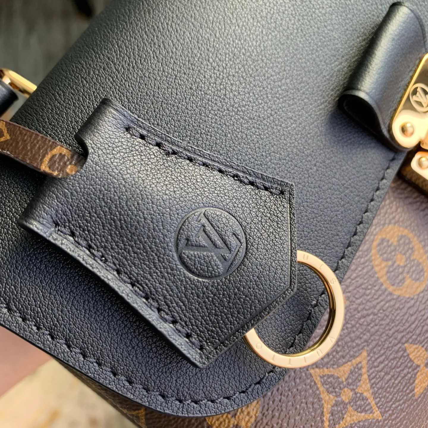 Women's Classic Handbags LOUIS VUITTON 18412602