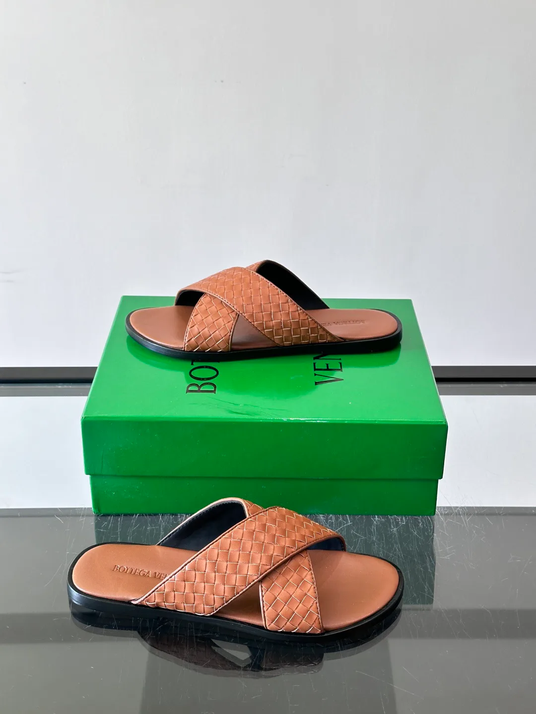 Men's Flip-Flops BOTTEGA VENETA 17831639