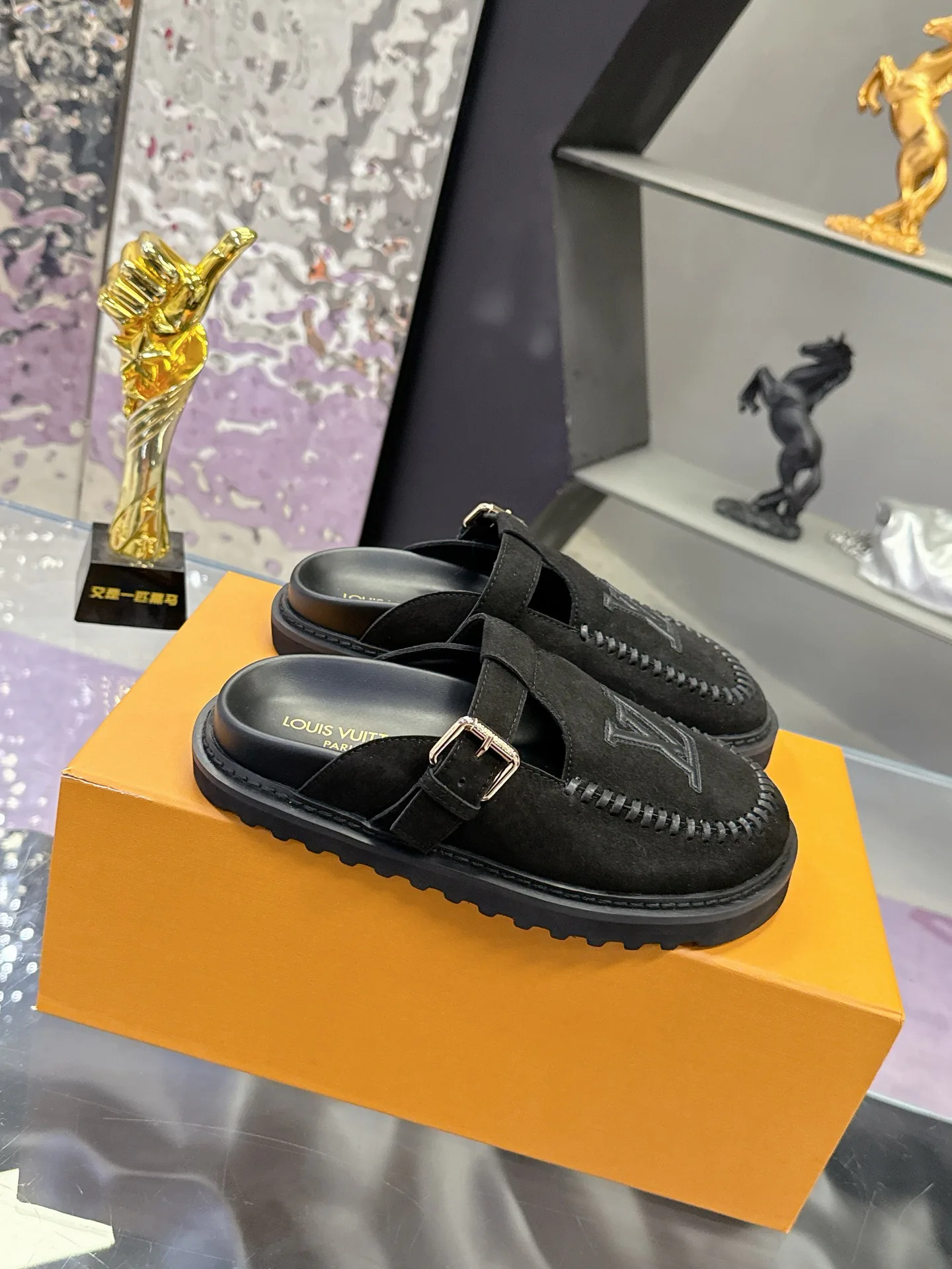 Women's Mules And Clogs LOUIS VUITTON 17530468