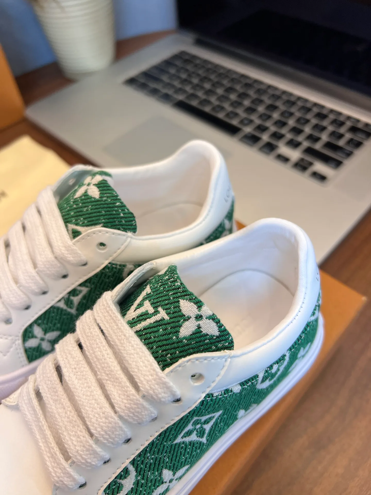 Women's Sneakers LOUIS VUITTON 18077539