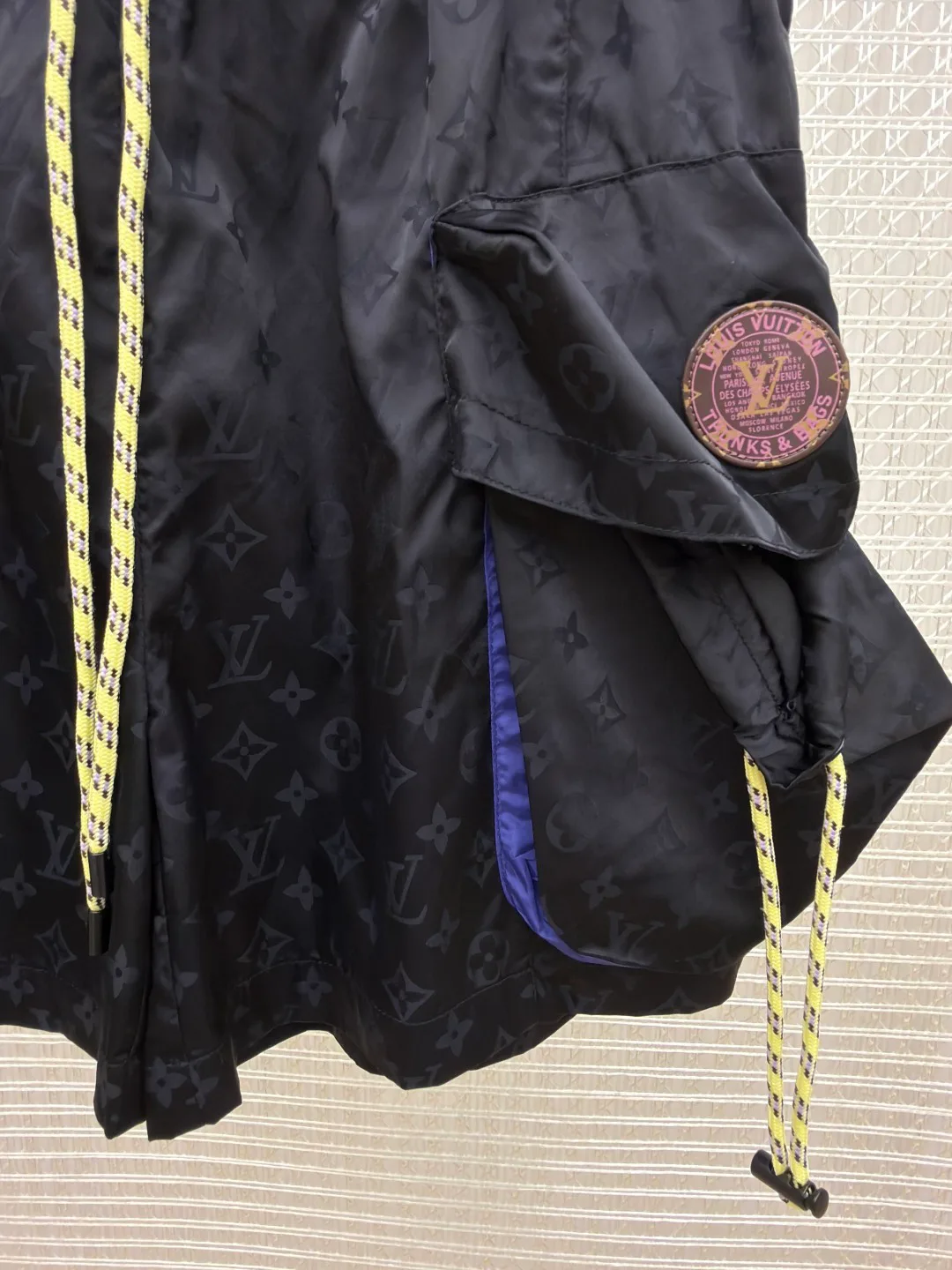 Men's Shorts LOUIS VUITTON 18153356