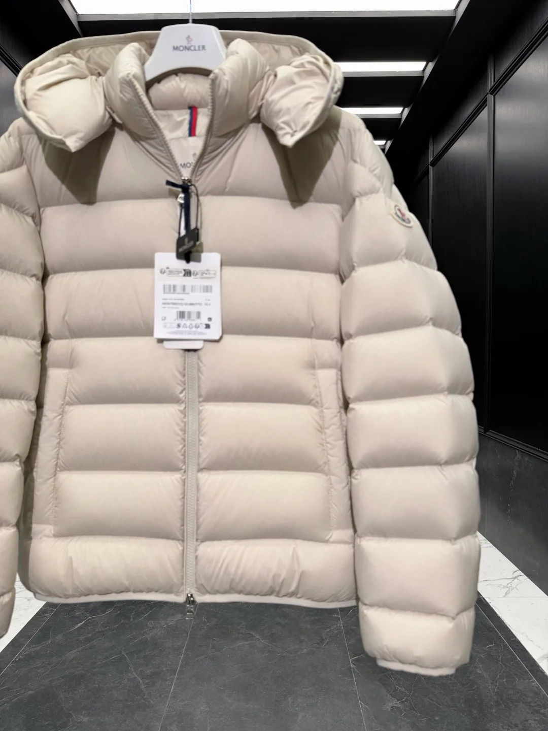 Куртки И Пуховики Мужские Moncler 18607037