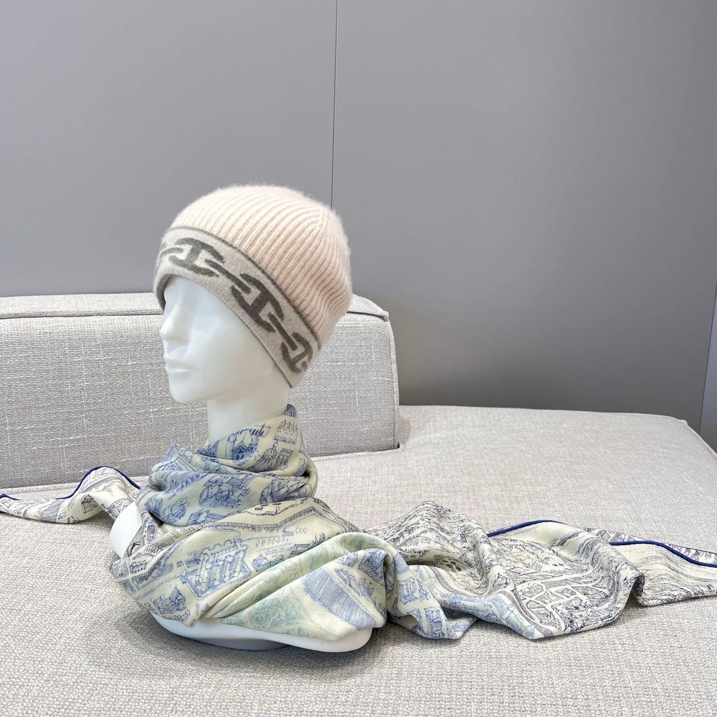 Scarves HERMES 18424828